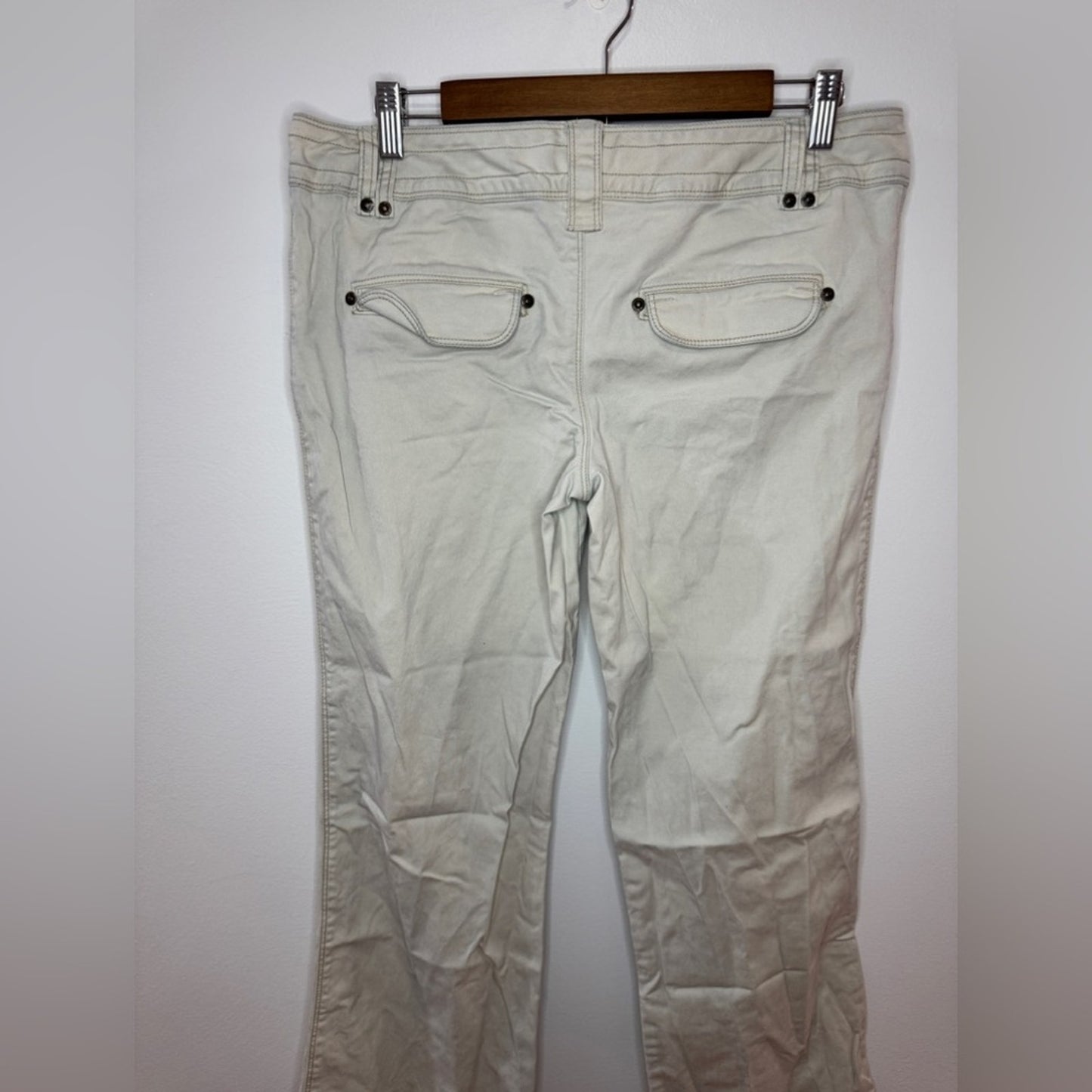 Pre-Owned Size 11 Mossimo Supply Co Cream Low Rise Straight Pants