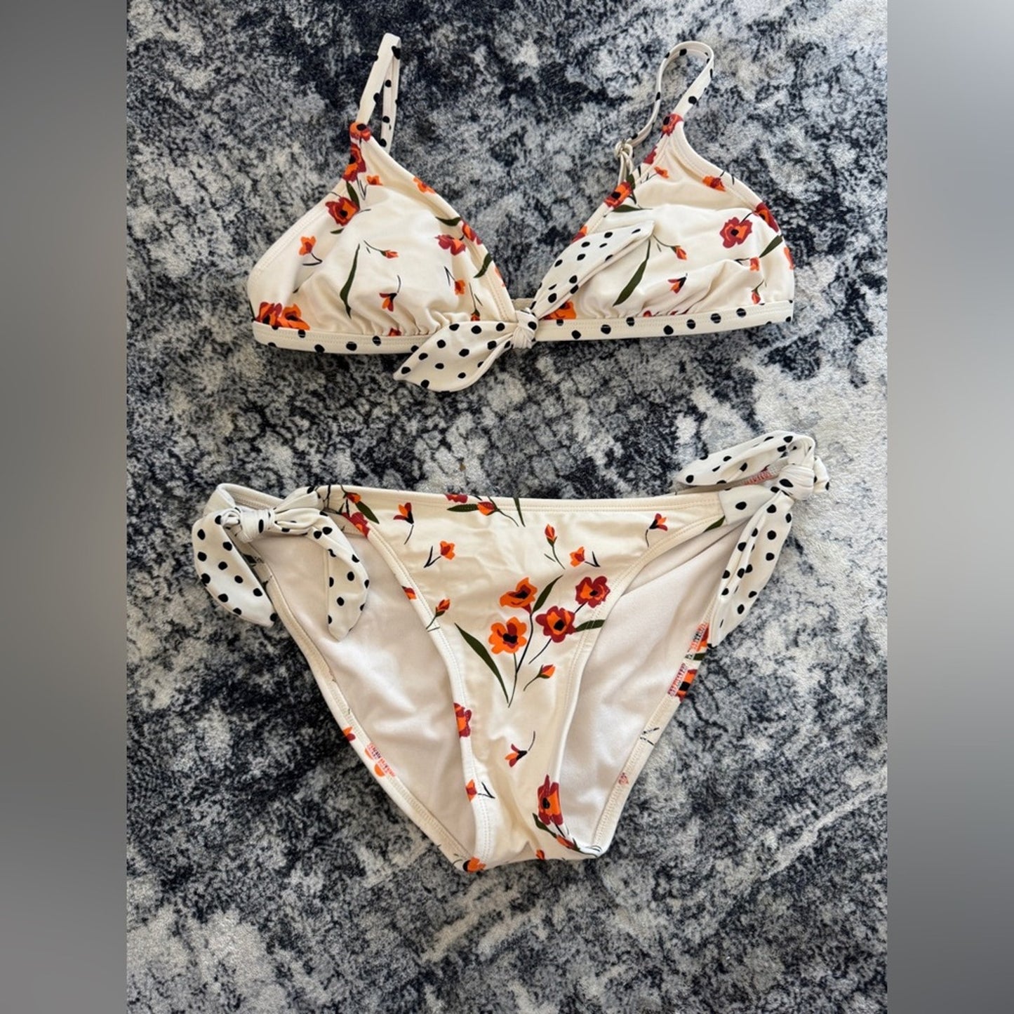 Pre-Owned LG Xhilaration White Floral Print Bikini Top and Bottom Set
