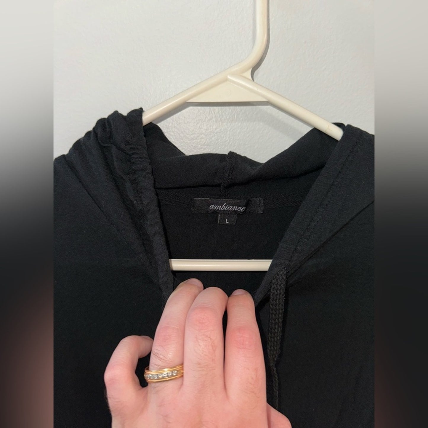 Pre-Owned LG Ambiance Black Light Weight Hoodie