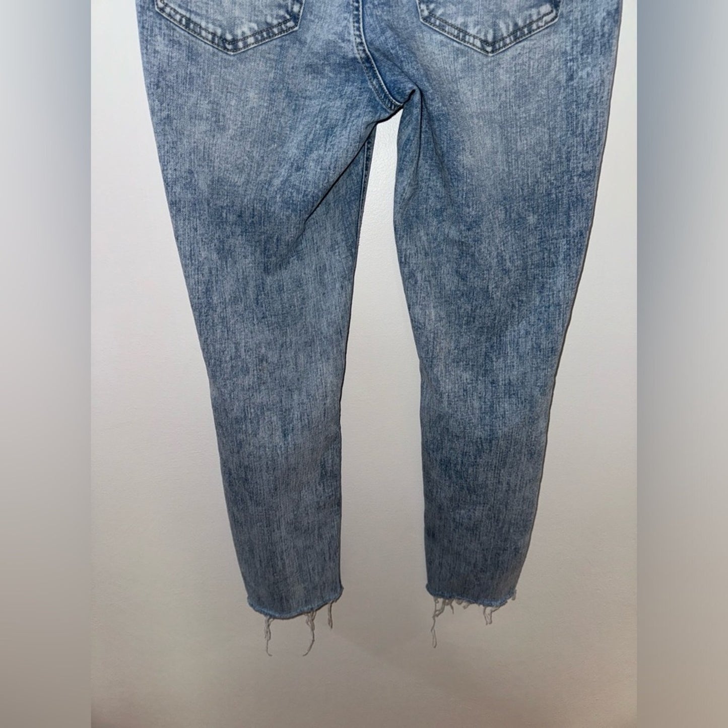 Pre-Owned MD Refuge Light Blue Distressed Skinny Jeans