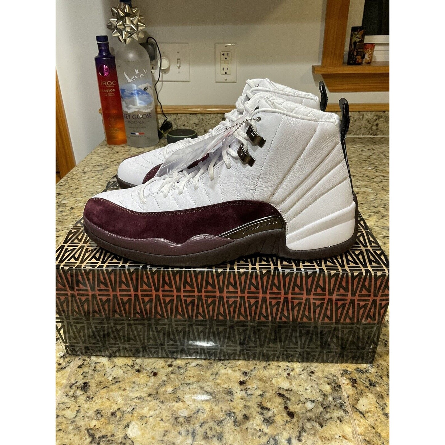 DS Air Jordan 12 Retro A Ma Maniére White Burgundy Women’s Size 11.5 Men’s 10