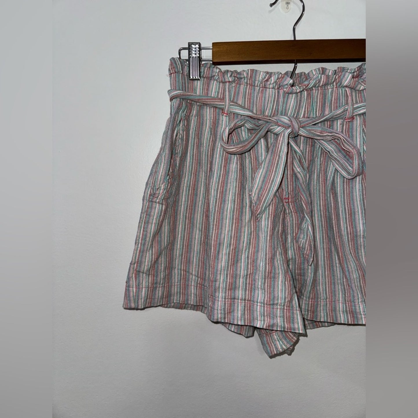 Pre-Owned MD American Eagle Cream, Blue and Red Striped Shorts