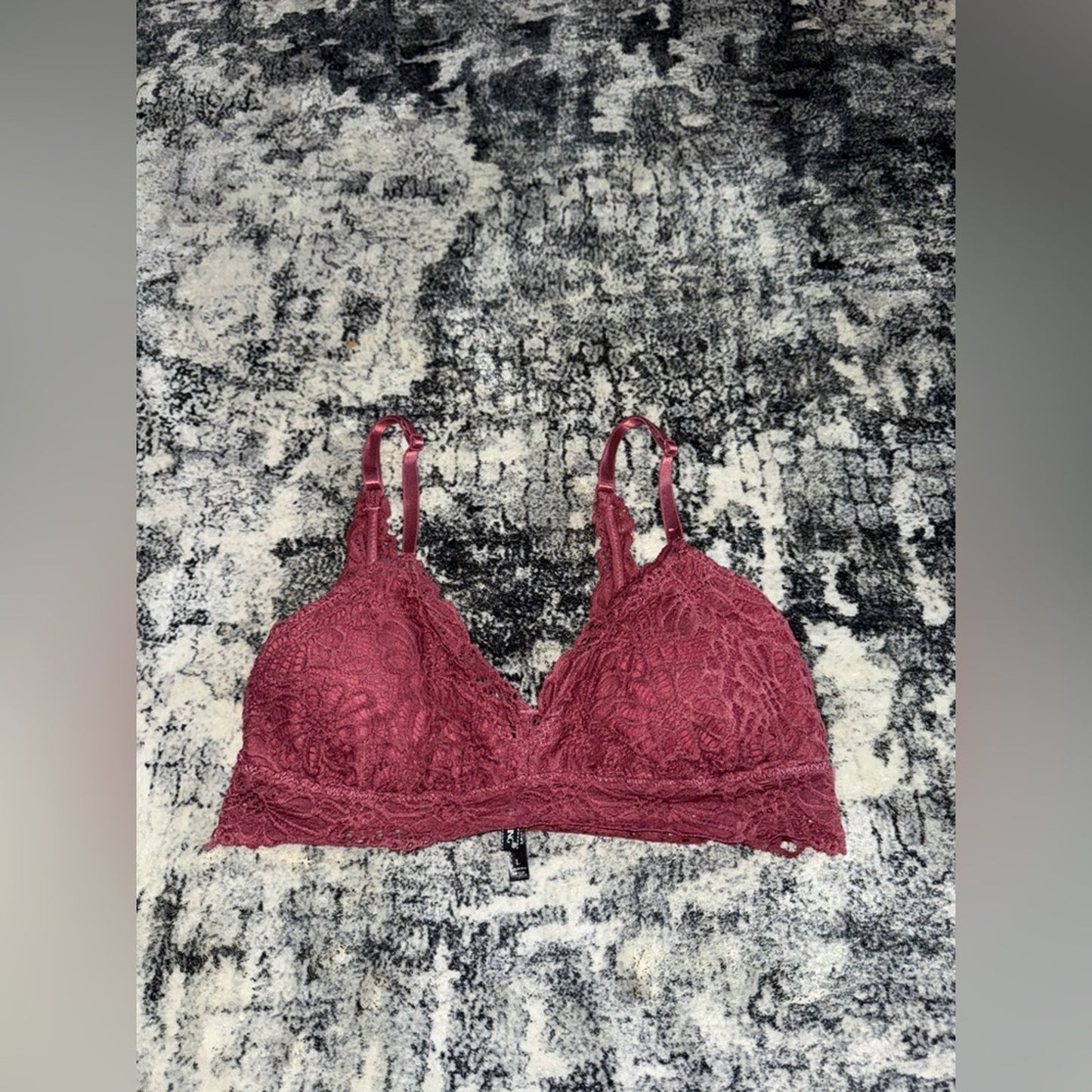 Pre-Owned LG Body Frosting Pink Lace Bralette