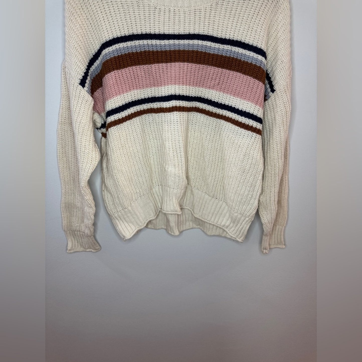 Pre-Owned MD American Eagle Cream Striped Knitted Sweater