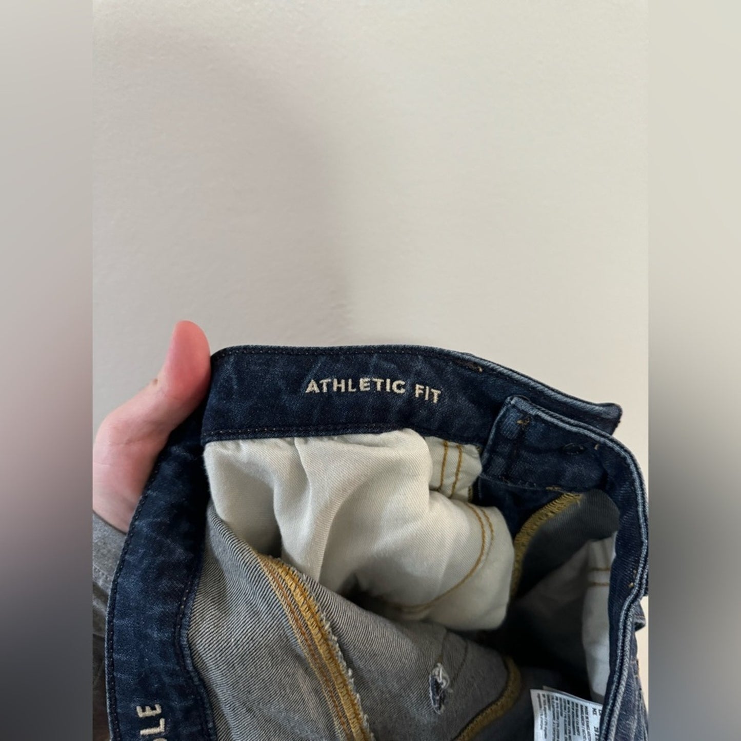 Pre-Owned W28xL32 American Eagle Dark Blue Athletic Fit Jeans