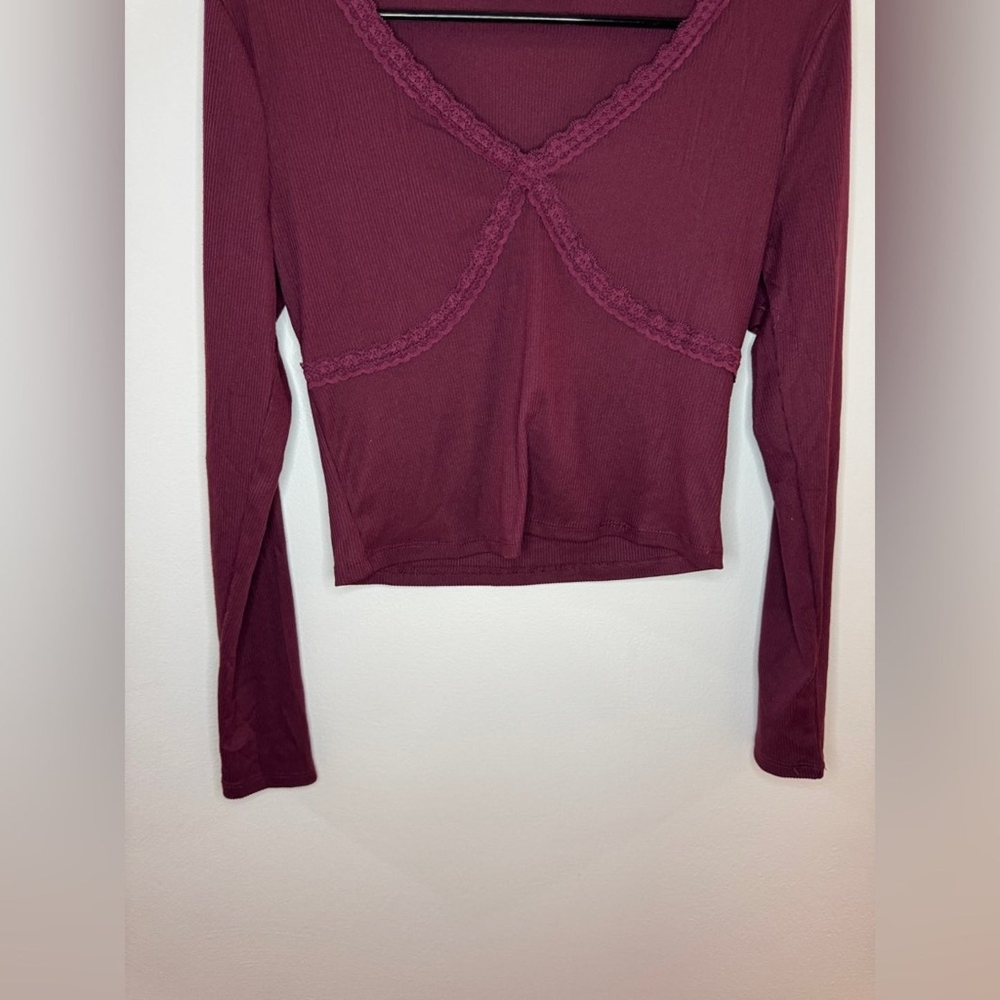 Pre-Owned MD No Comment Cropped Maroon Ribbed Lace Long Sleeve Shirt