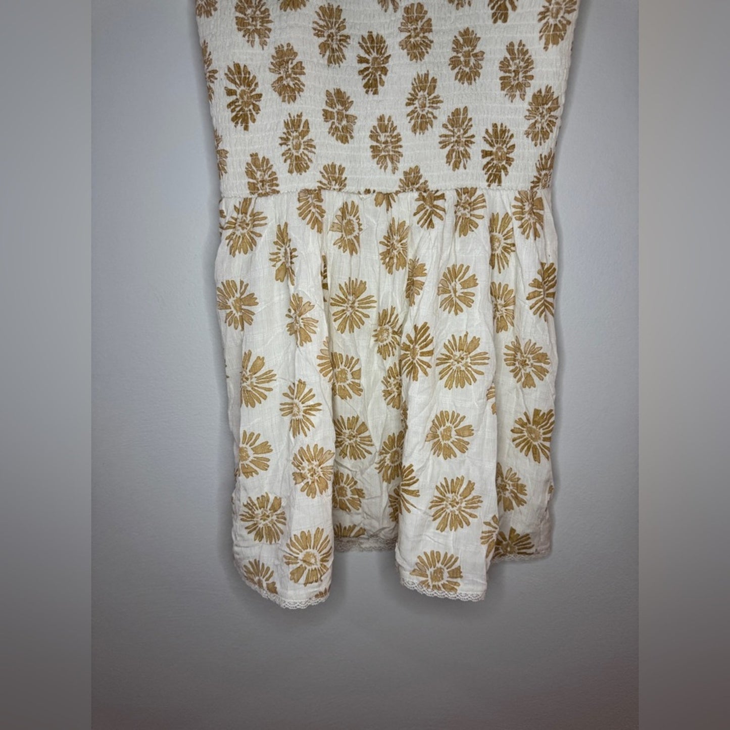 NWOT SM American Eagle White and Green Flower Dress