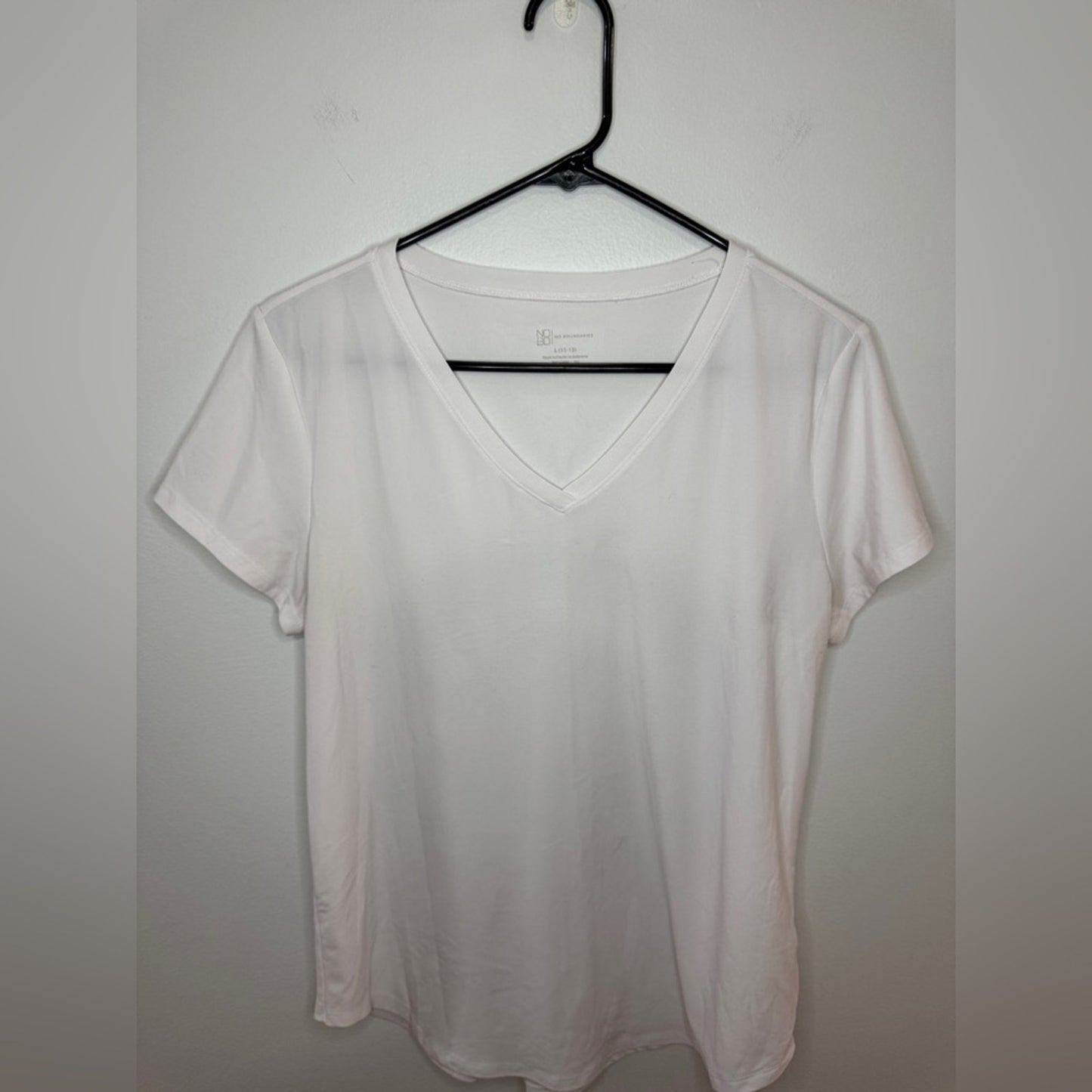 Pre-Owned LG No Boundaries White Athletic T-shirt