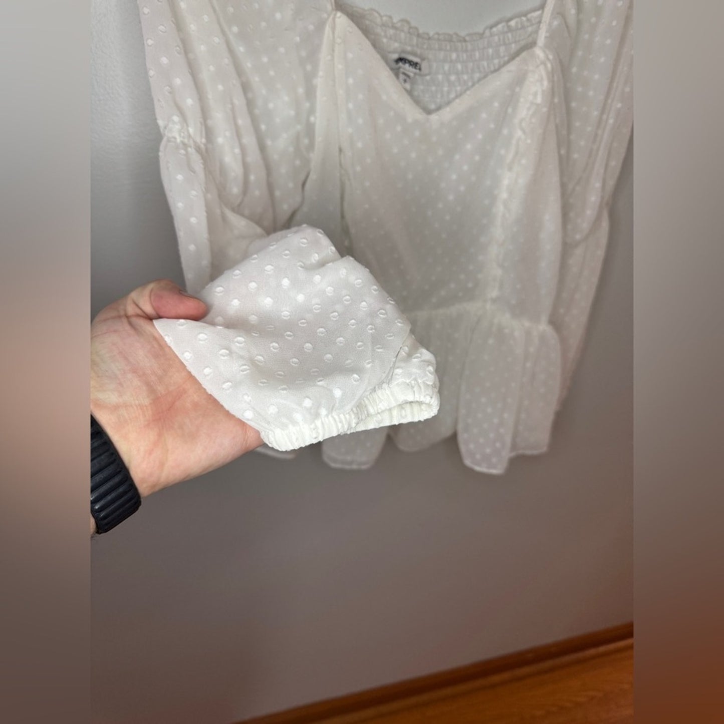 Pre-Owned LG Express White Polka Dot Long Sleeve Top