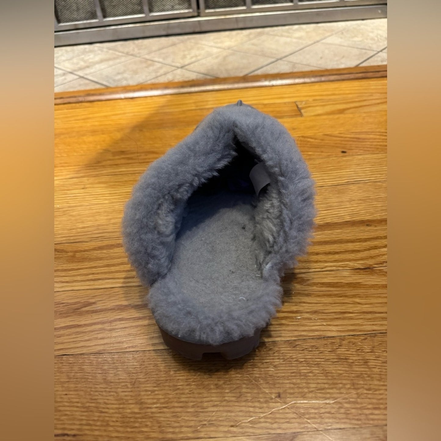 Pre-Owned Size W9 Ugg Light Grey Coquette Slipper