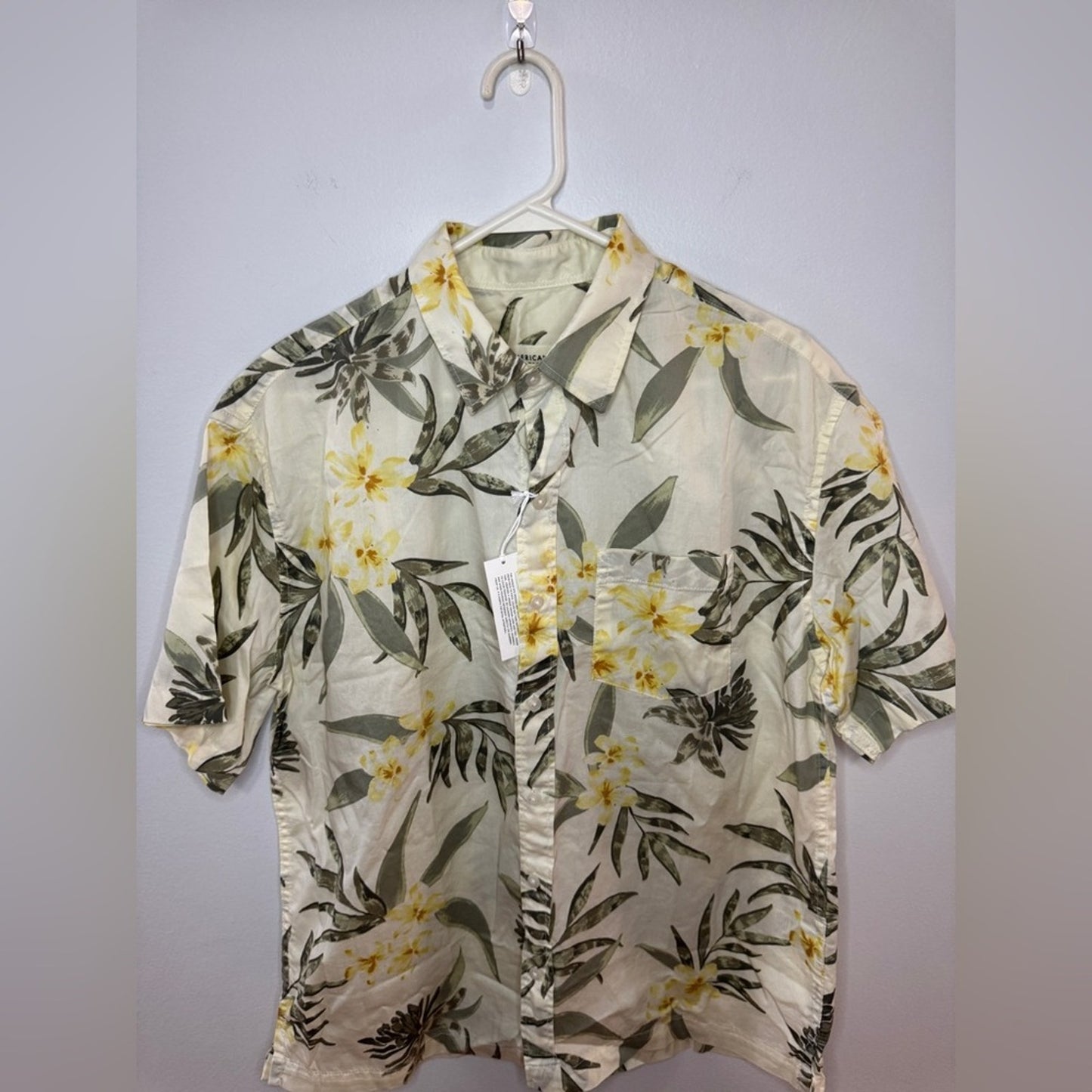 NWT SM American Eagle Cream Palm/Floral Print Button Up Short Sleeve Shirts