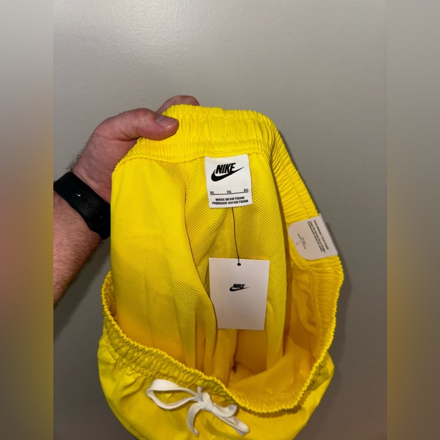 NWT XL Nike Yellow Club Woven Short 6” Inseam