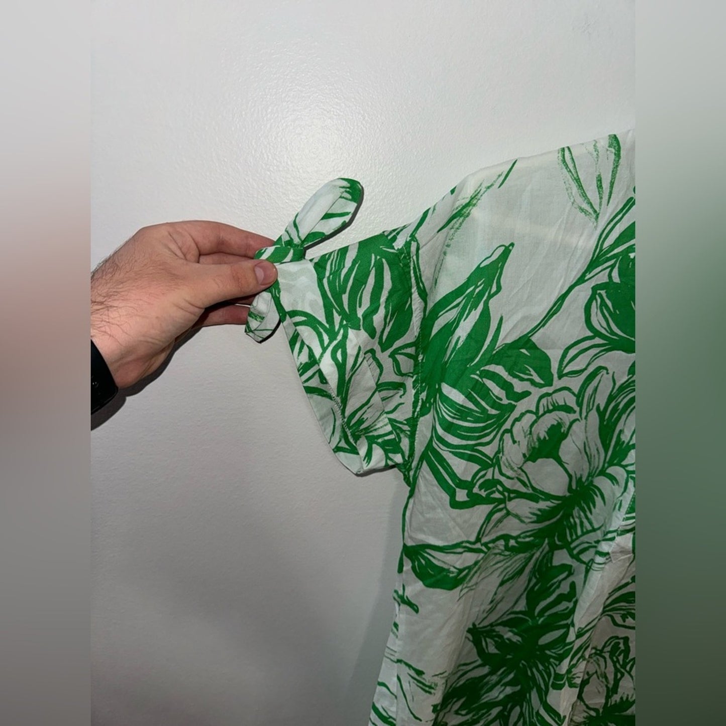 NWT SM Counterparts Green and White Floral Top