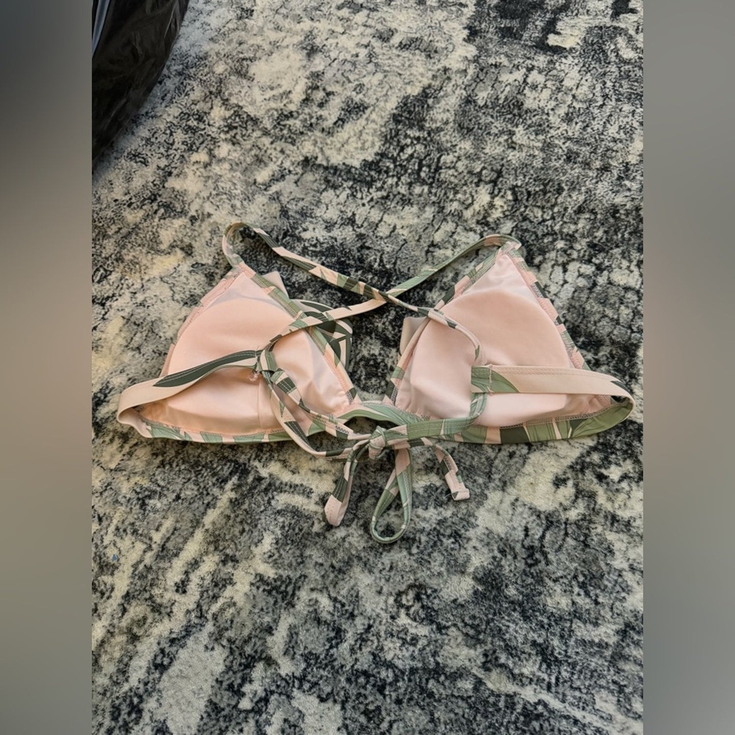 Pre-Owned LG Cupshe Green Palm Ruffle Bikini Top