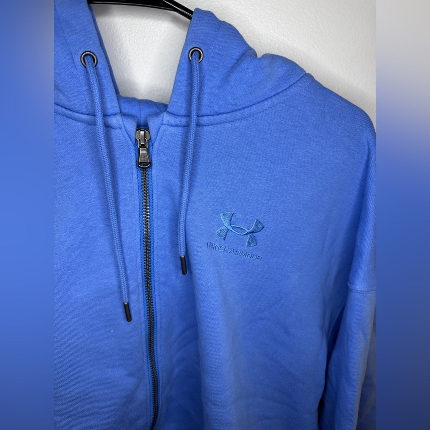 Pre-Owned LG Under Armour Blue Cropped Loose Fit Zip-Up Hoodie