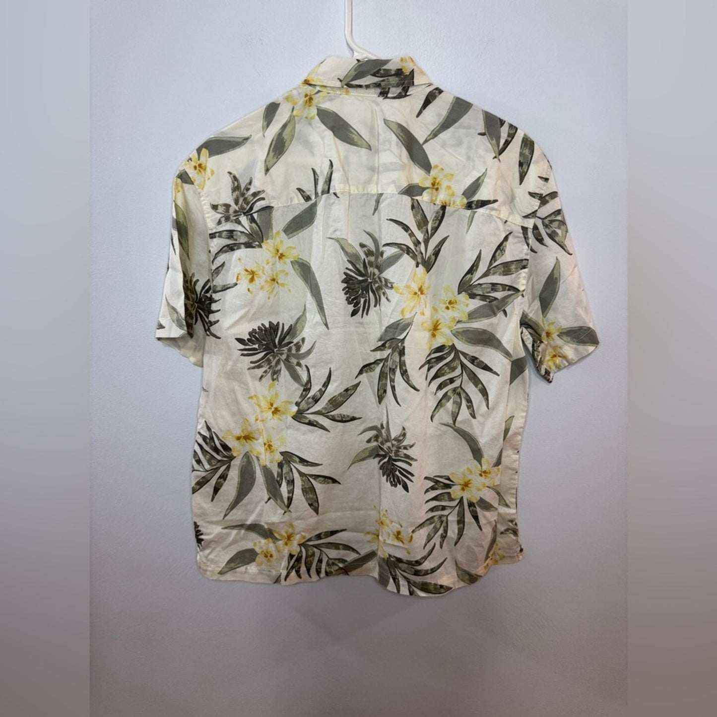 NWT SM American Eagle Cream Palm/Floral Print Button Up Short Sleeve Shirts