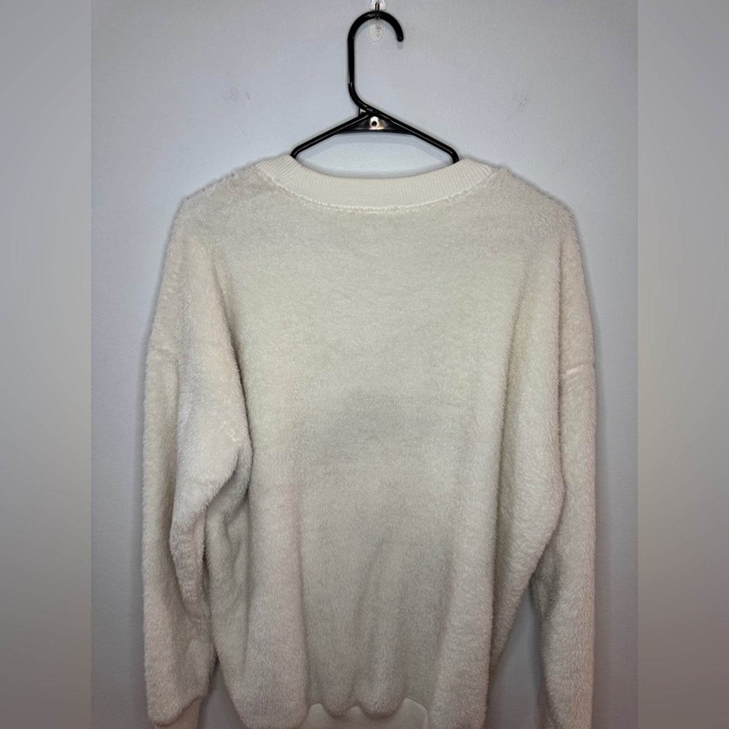 Pre-Owned MD Aerie White Faux Fur Crewneck Shirt