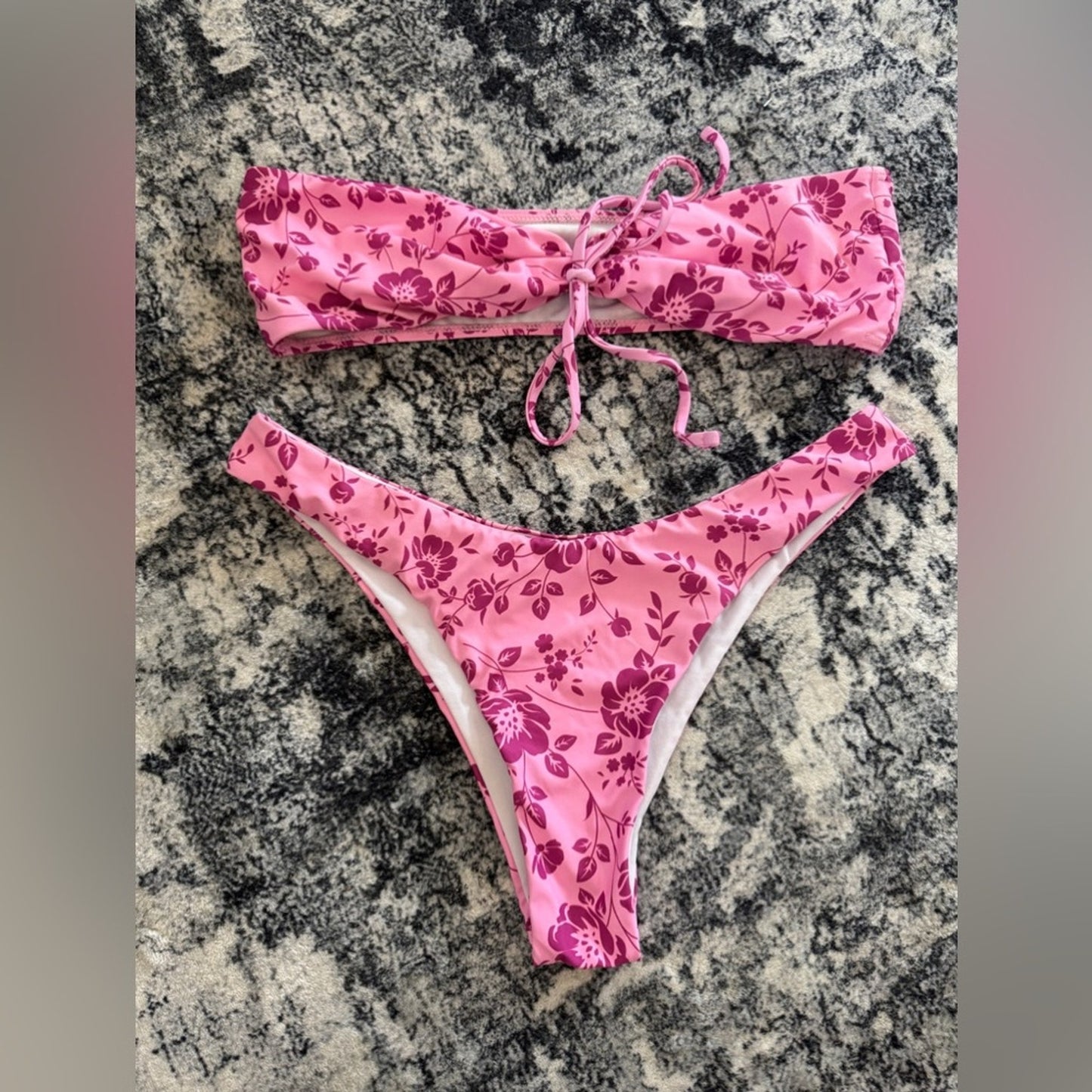 Pre-Owned LG SHEIN Pink Floral Print Tube Top and Bikini Bottom Set