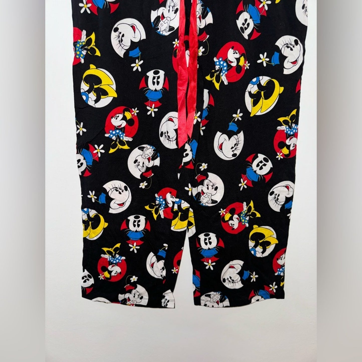 Pre-Owned LG Disney Black and Red Minnie Mouse Sleepwear Pants