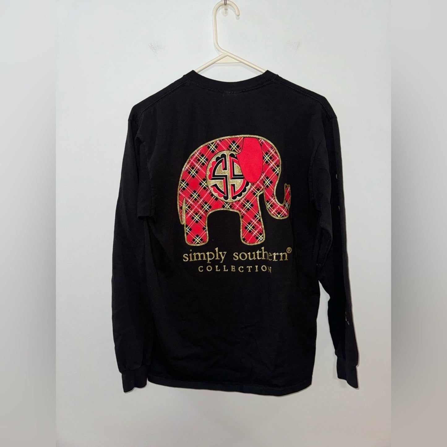 Pre-Owned MD Simply Southern Black Long Sleeve Red/Black/Gold Elephant Shirt