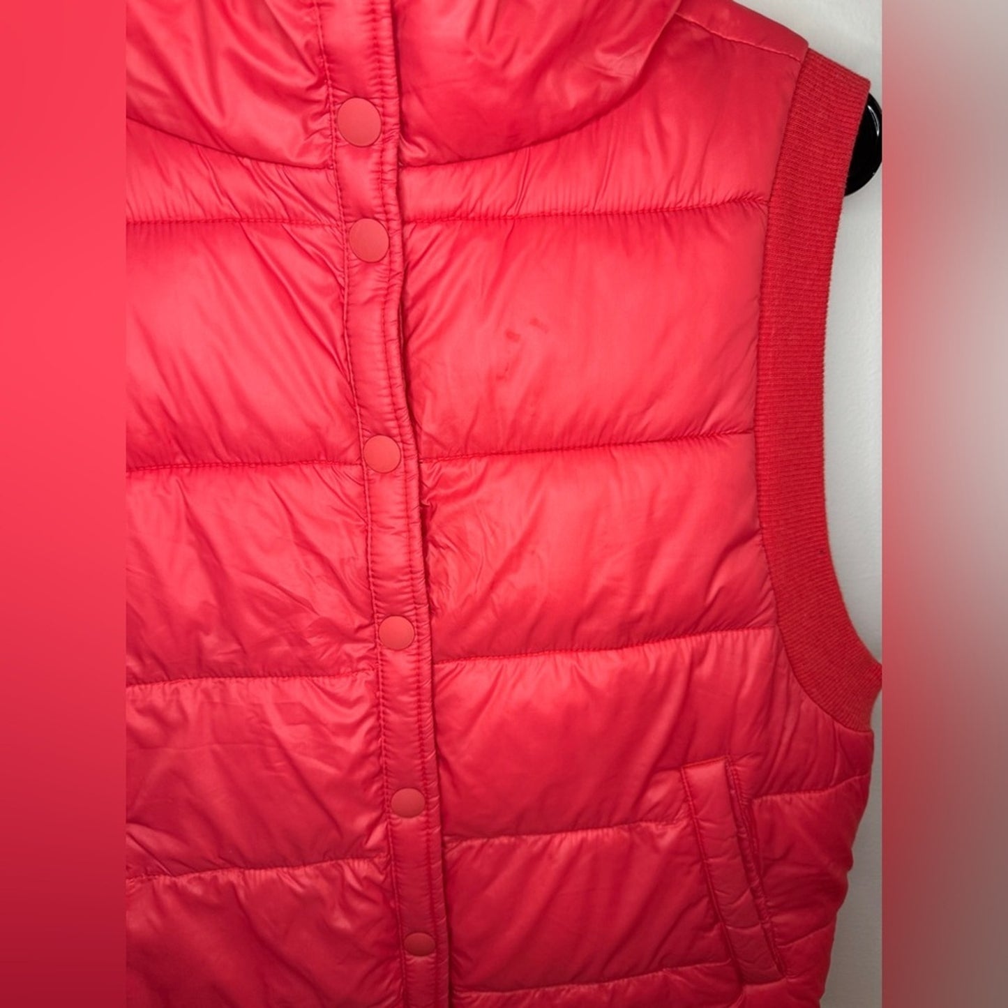 Pre-Owned SM Offline by Aerie Red Button-Up Sleeveless Puffer Vest