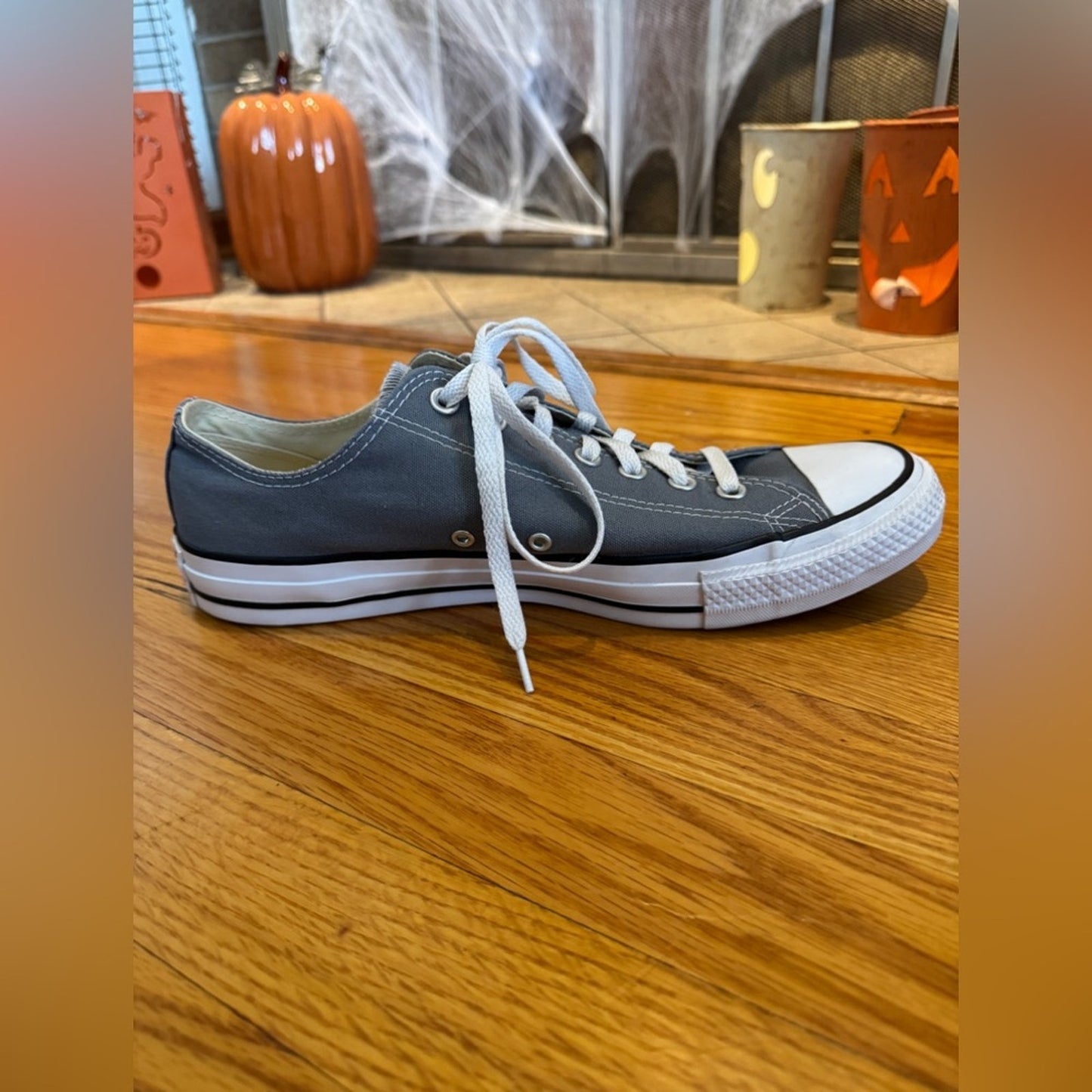 Pre-Owned Size 11.5M/13.5W Converse Chuck Taylor All Star Low Grey Sneaker