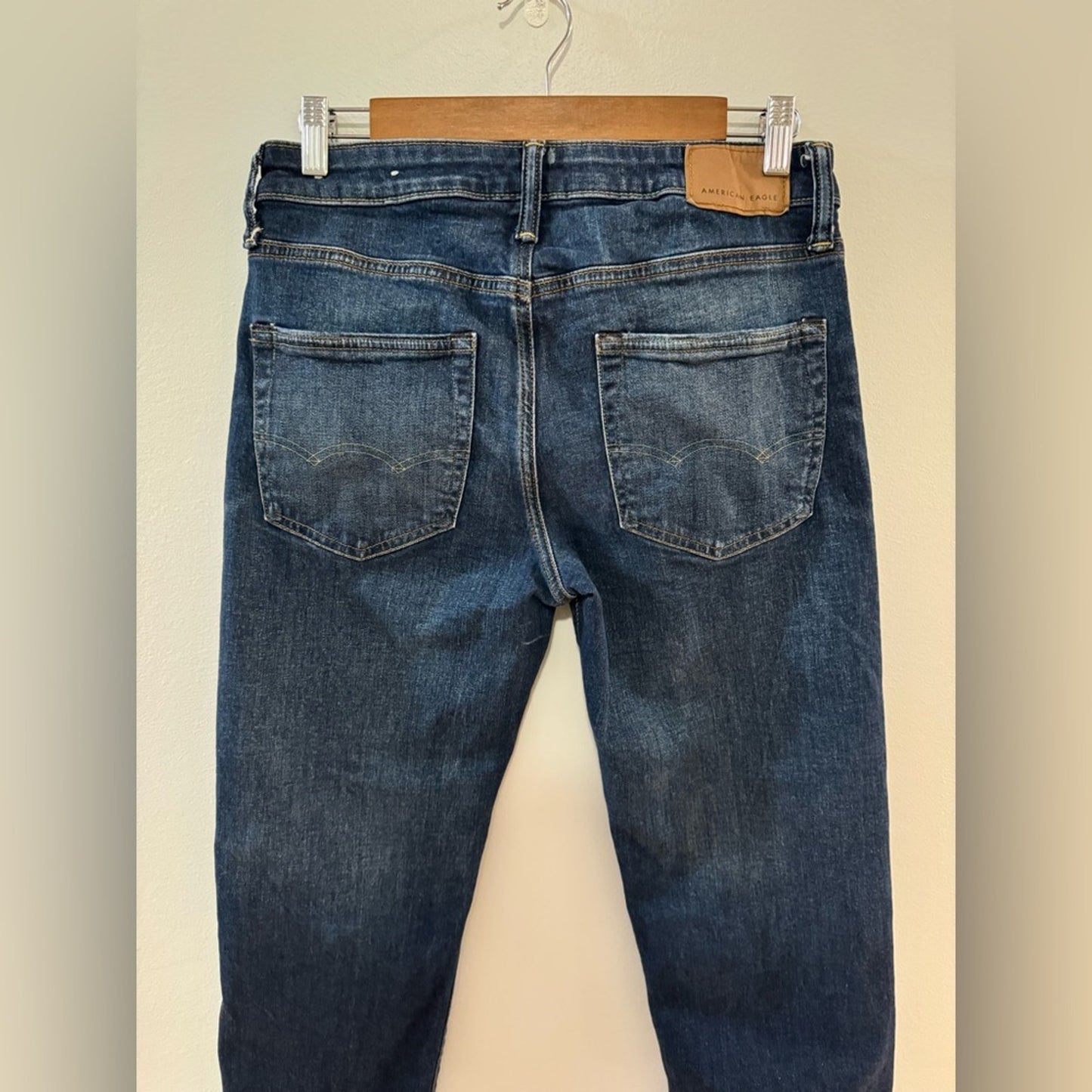 Pre-Owned W28xL32 American Eagle Dark Blue Athletic Fit Jeans