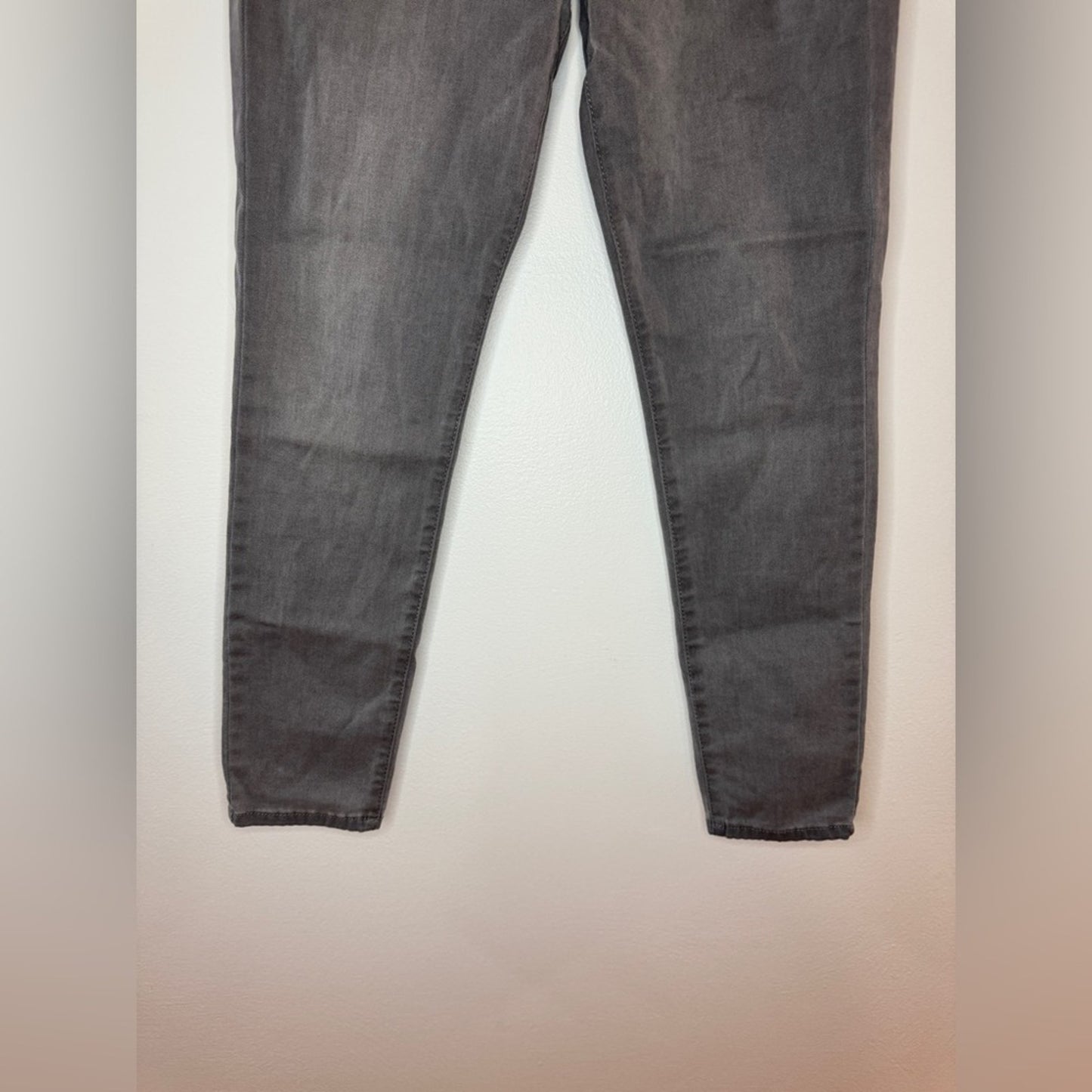 Pre-Owned Size 10 Regular Aeropostale Grey High Waisted Jegging