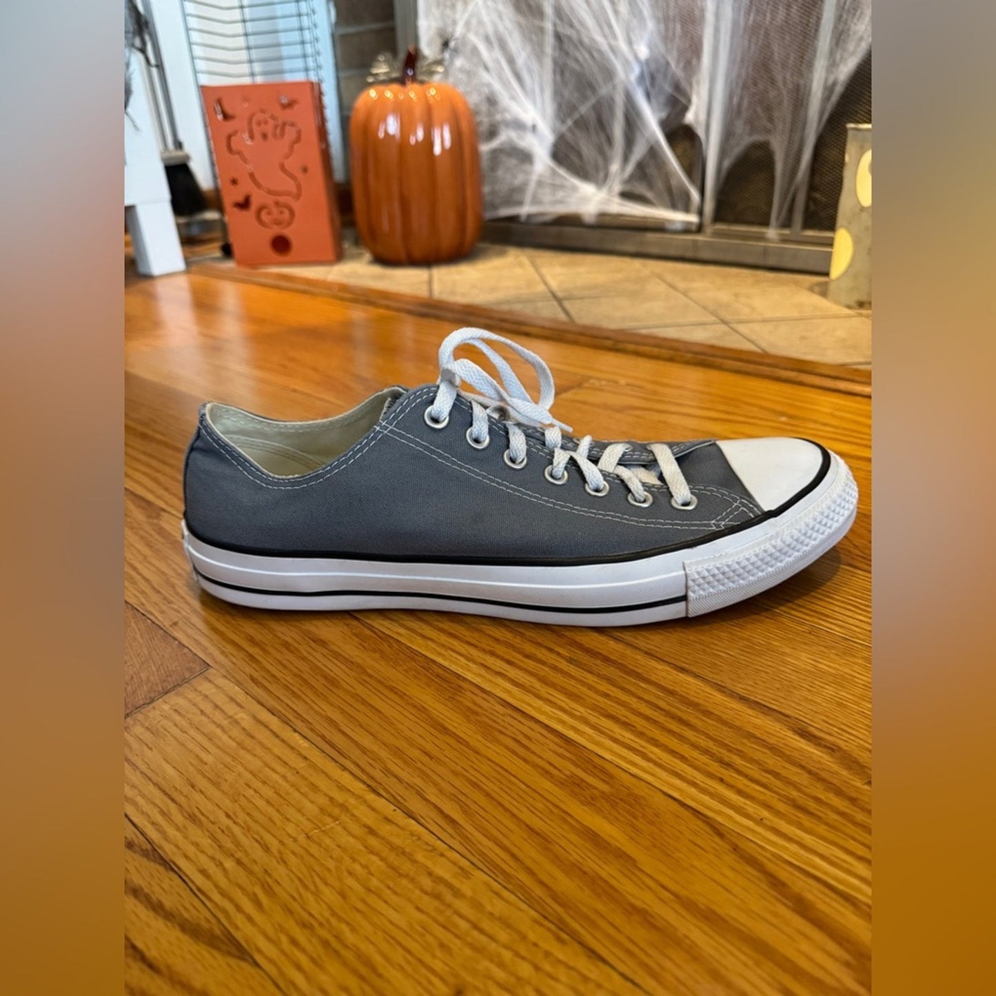 Pre-Owned Size 11.5M/13.5W Converse Chuck Taylor All Star Low Grey Sneaker