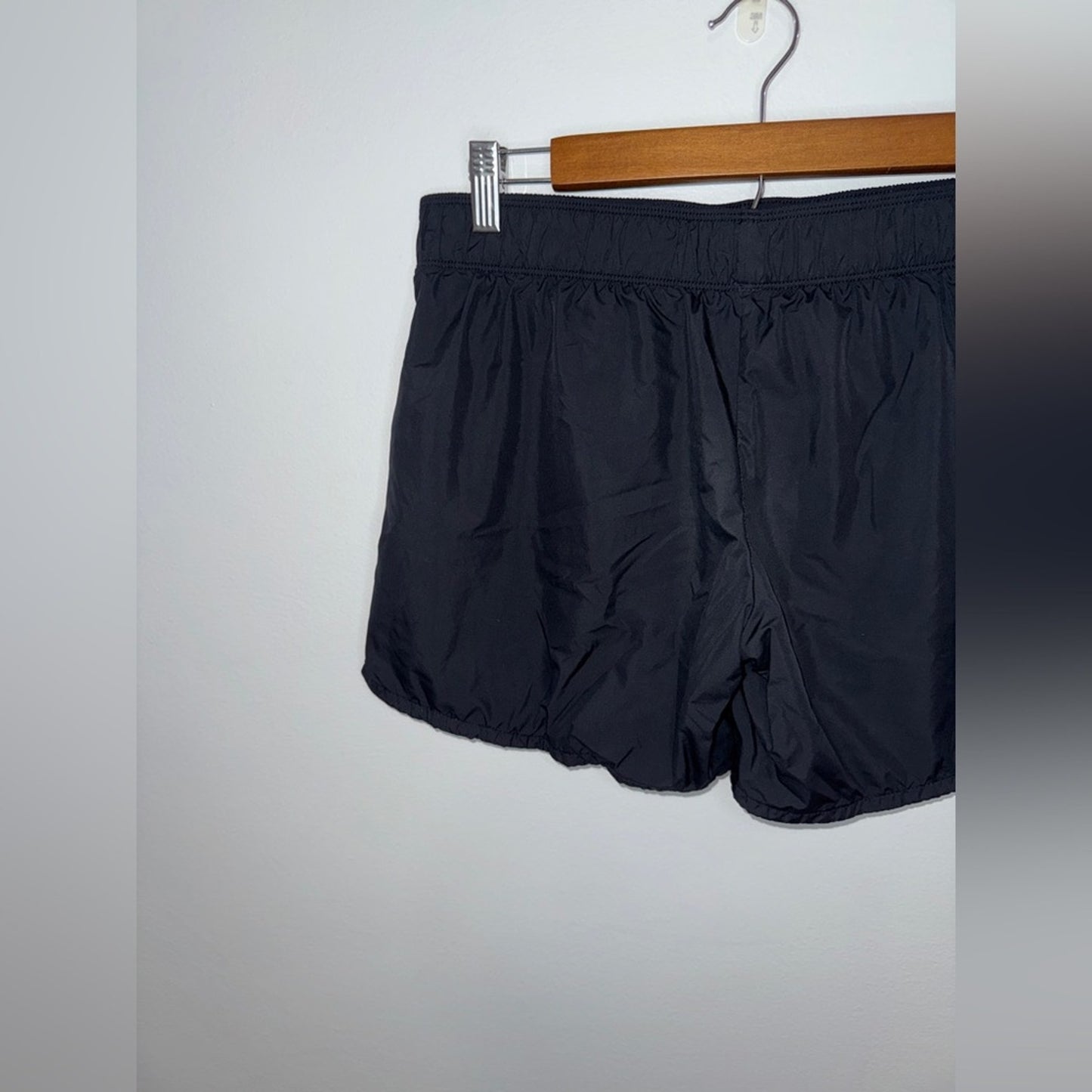Pre-Owned MD Nike Black and Dark Grey Athletic Shorts