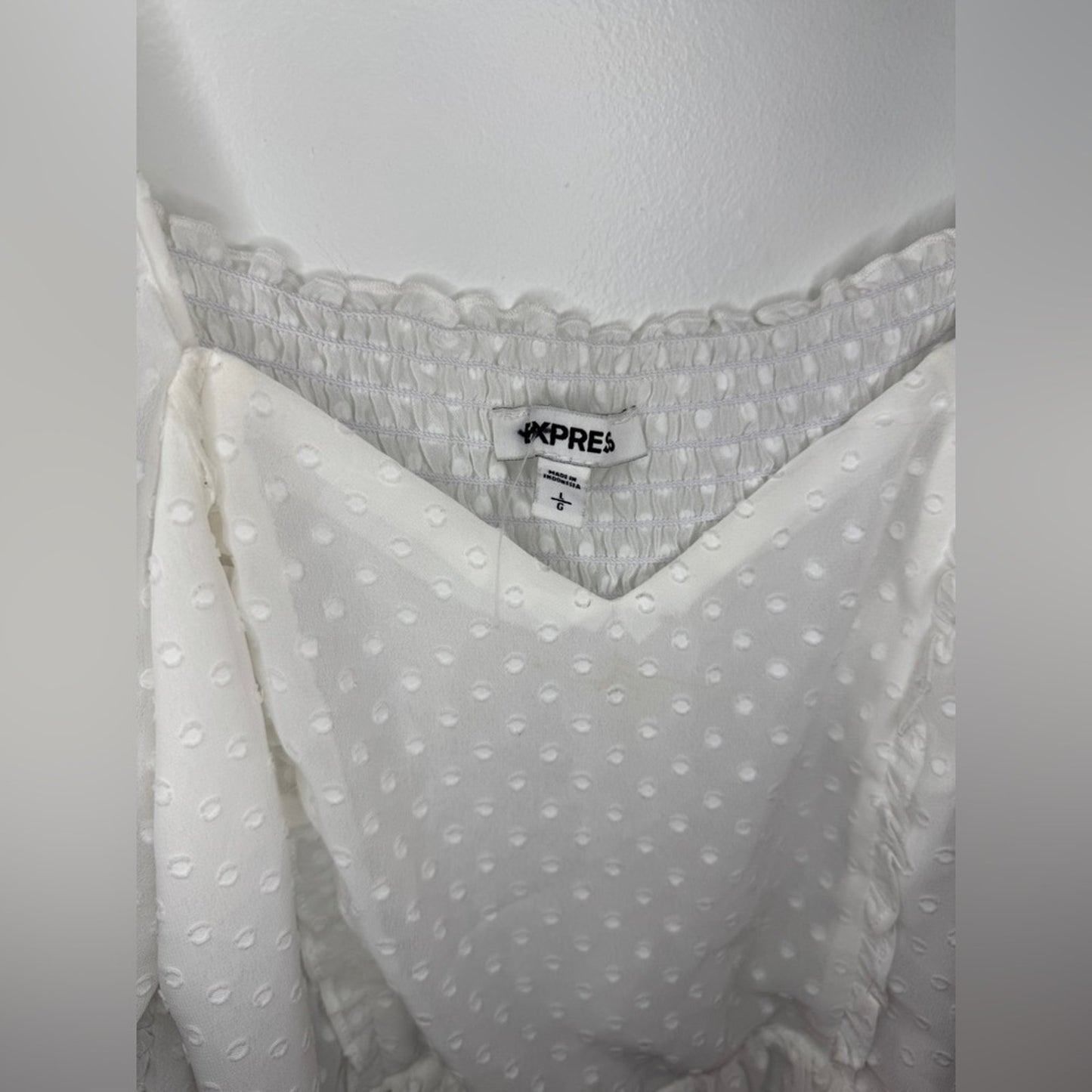 Pre-Owned LG Express White Polka Dot Long Sleeve Top