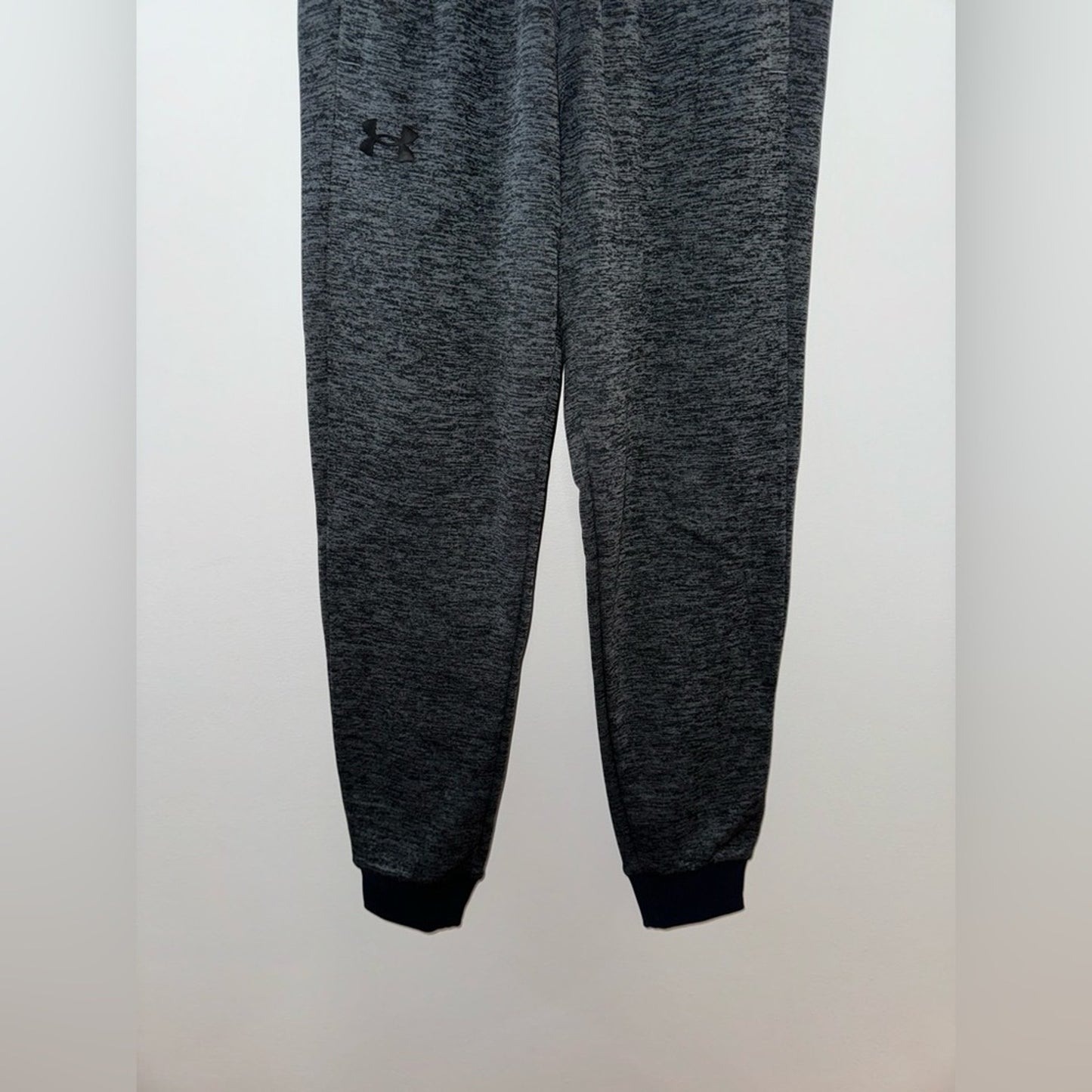 Pre-Owned SM Under Armour Dark Heather Grey Loose Athletic Joggers