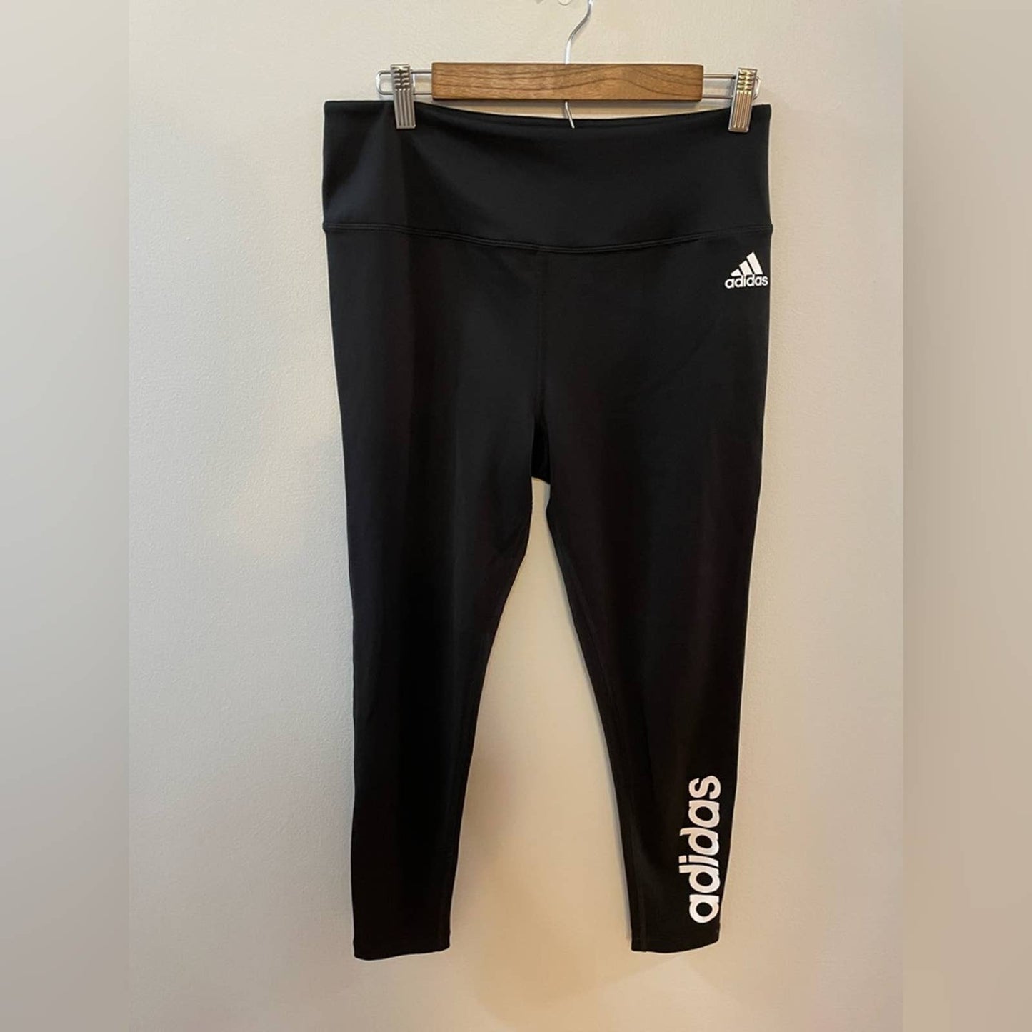 LG Adidas AeroReady Athletic Leggings