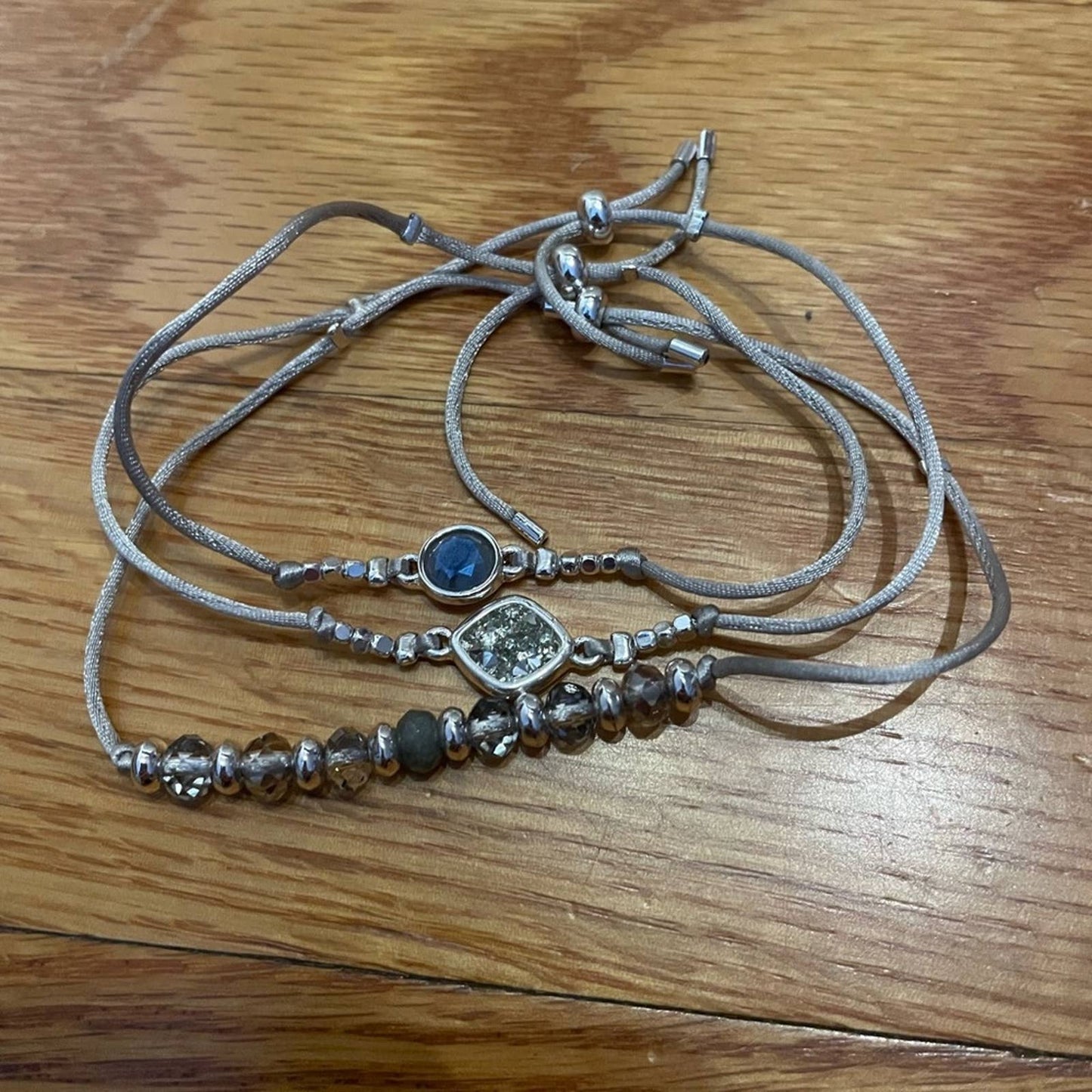 Avon 3PC Bracelet Gift Set Grey