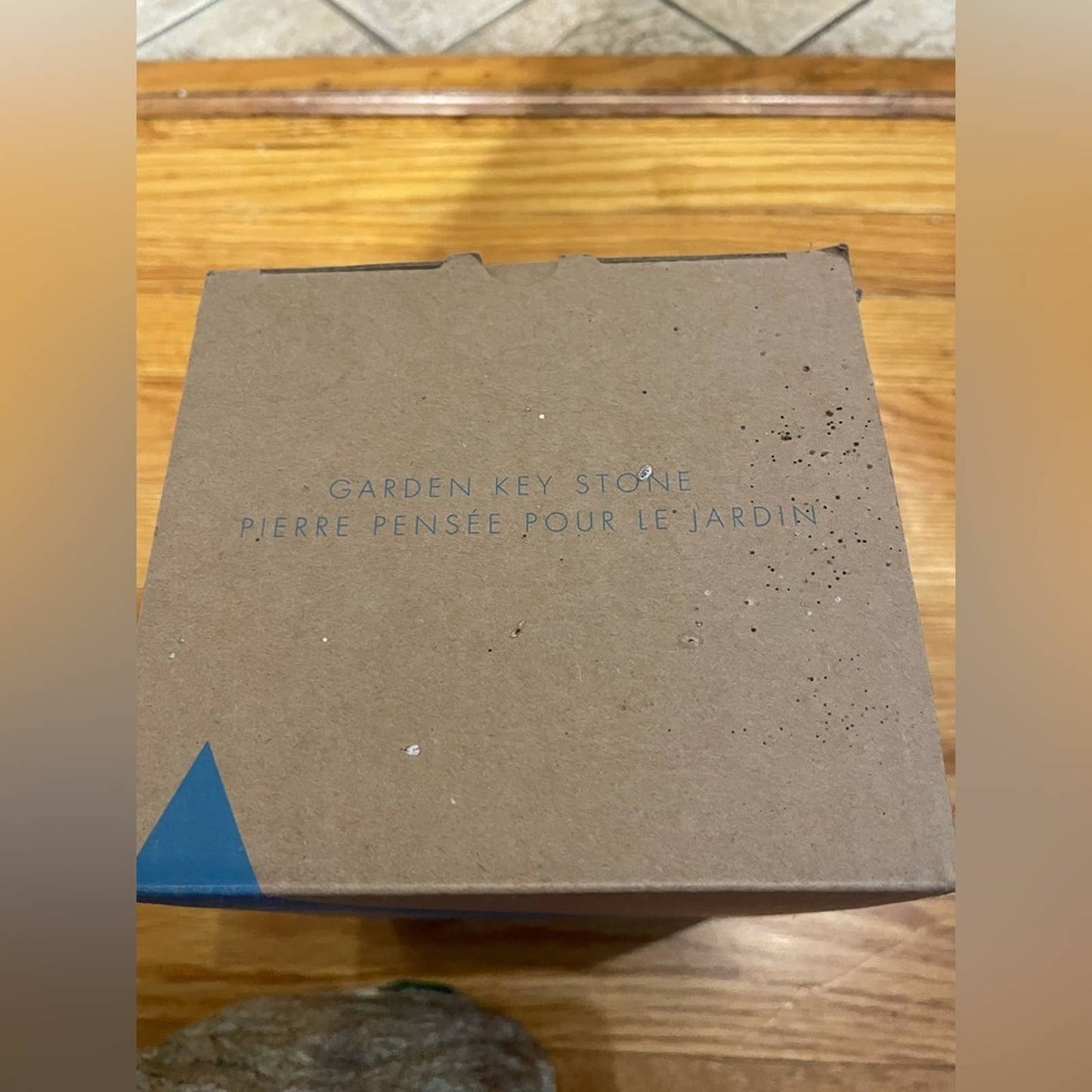 NWT Avon Garden Key Stone