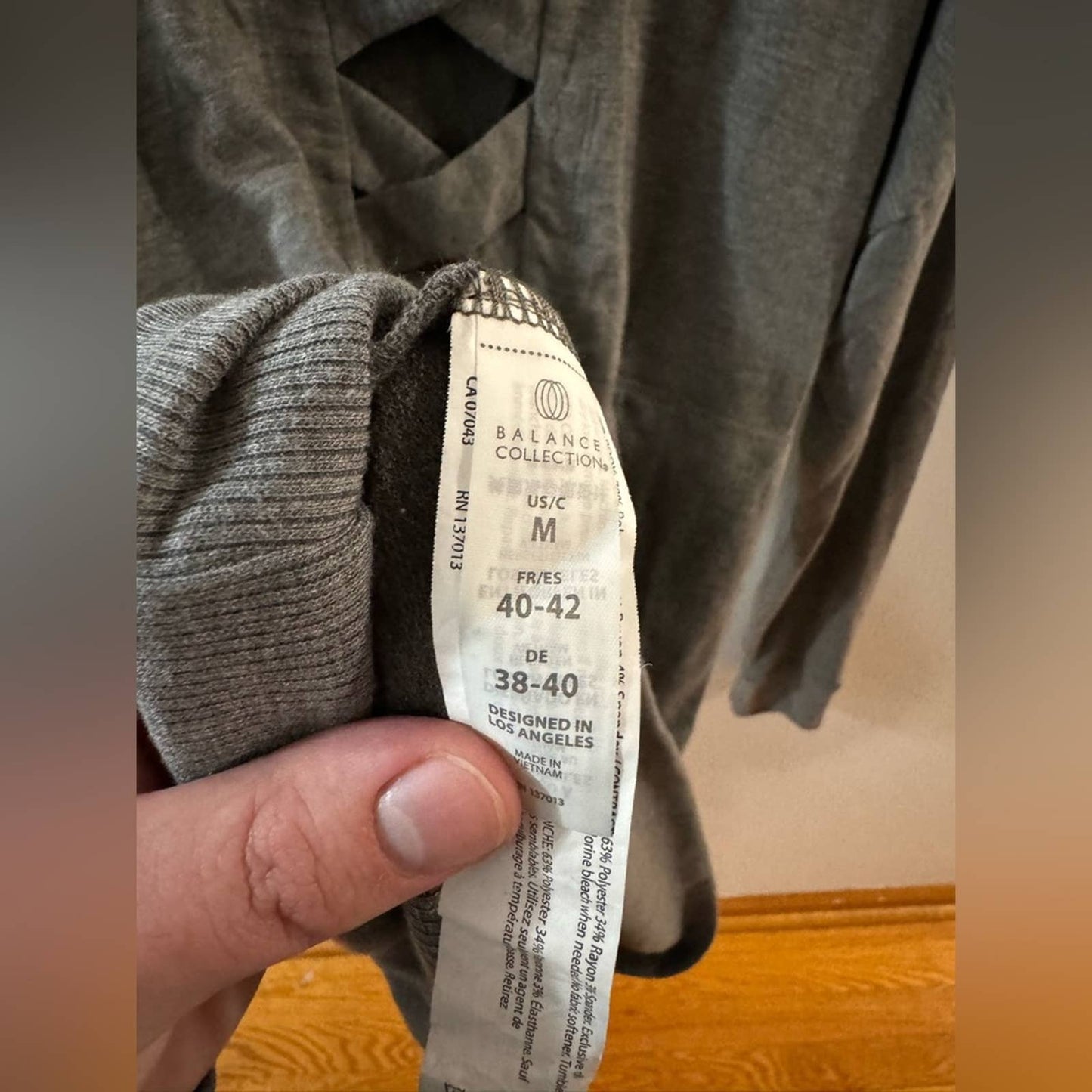 MD Balance Collection Gray Criss-Cross Open Back Long Sleeve Shirt