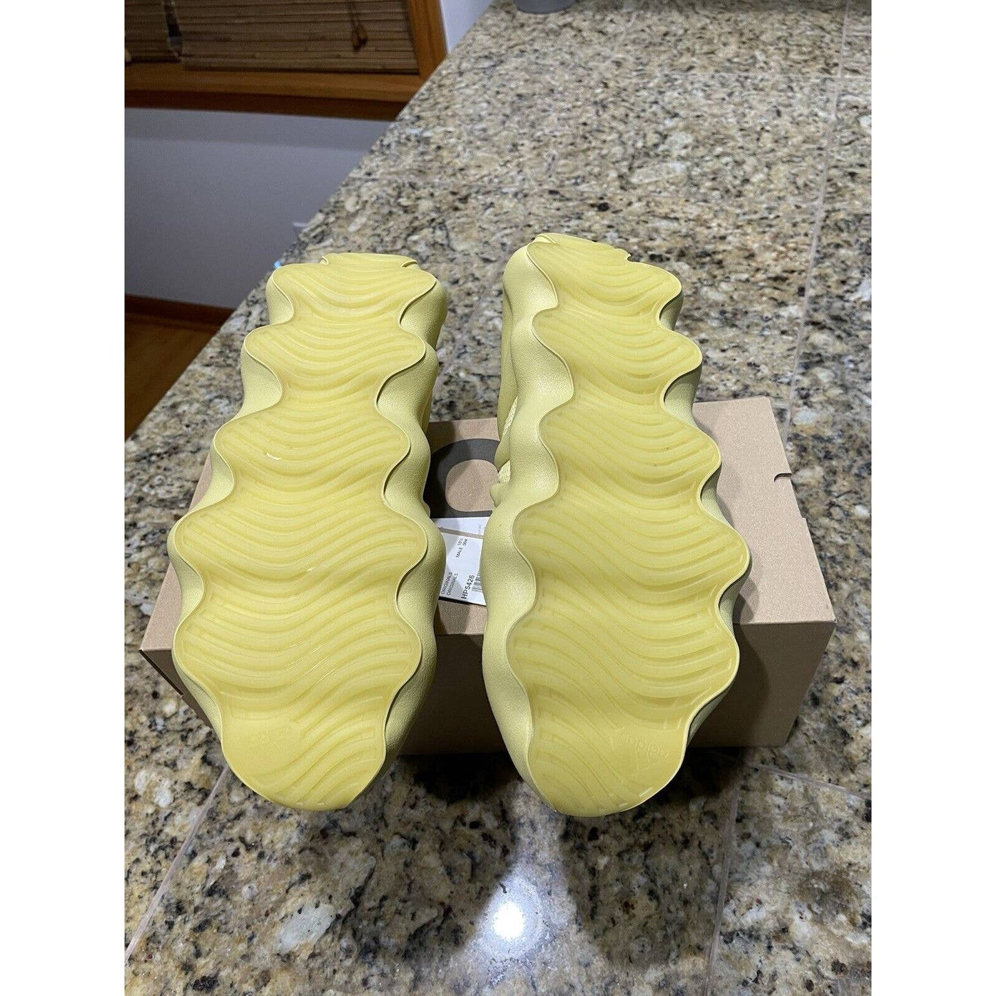 DS Adidas Yeezy 450 Sulfur Men’s Size 11 *SHIPS FAST*