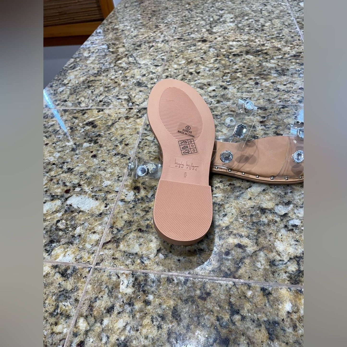 Size 6 Nicole Miller Sandal New without tag