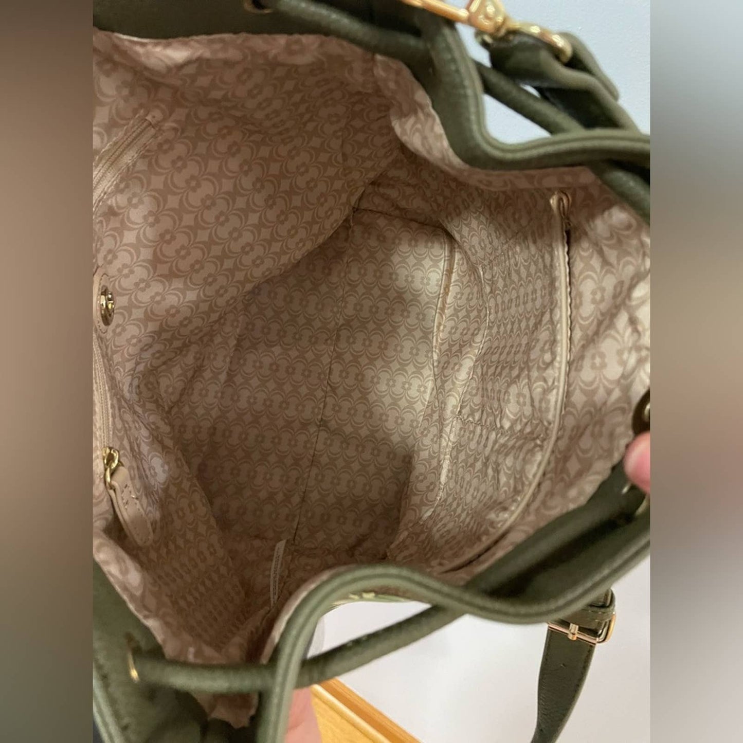 NWT Charming Charlie MD Green Hand Bag