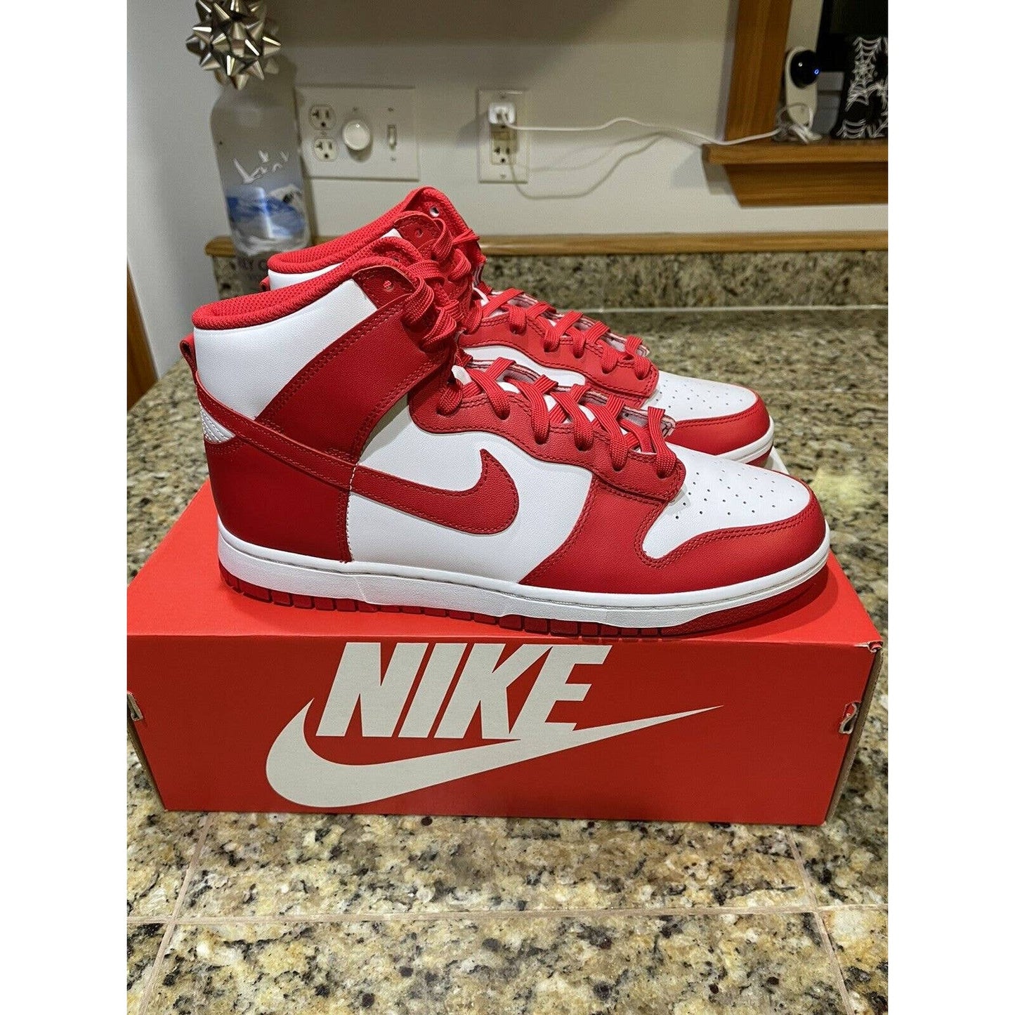 DS Nike Dunk High Retro Championship Red Men’s Size 10.5 *SHIPS FAST*