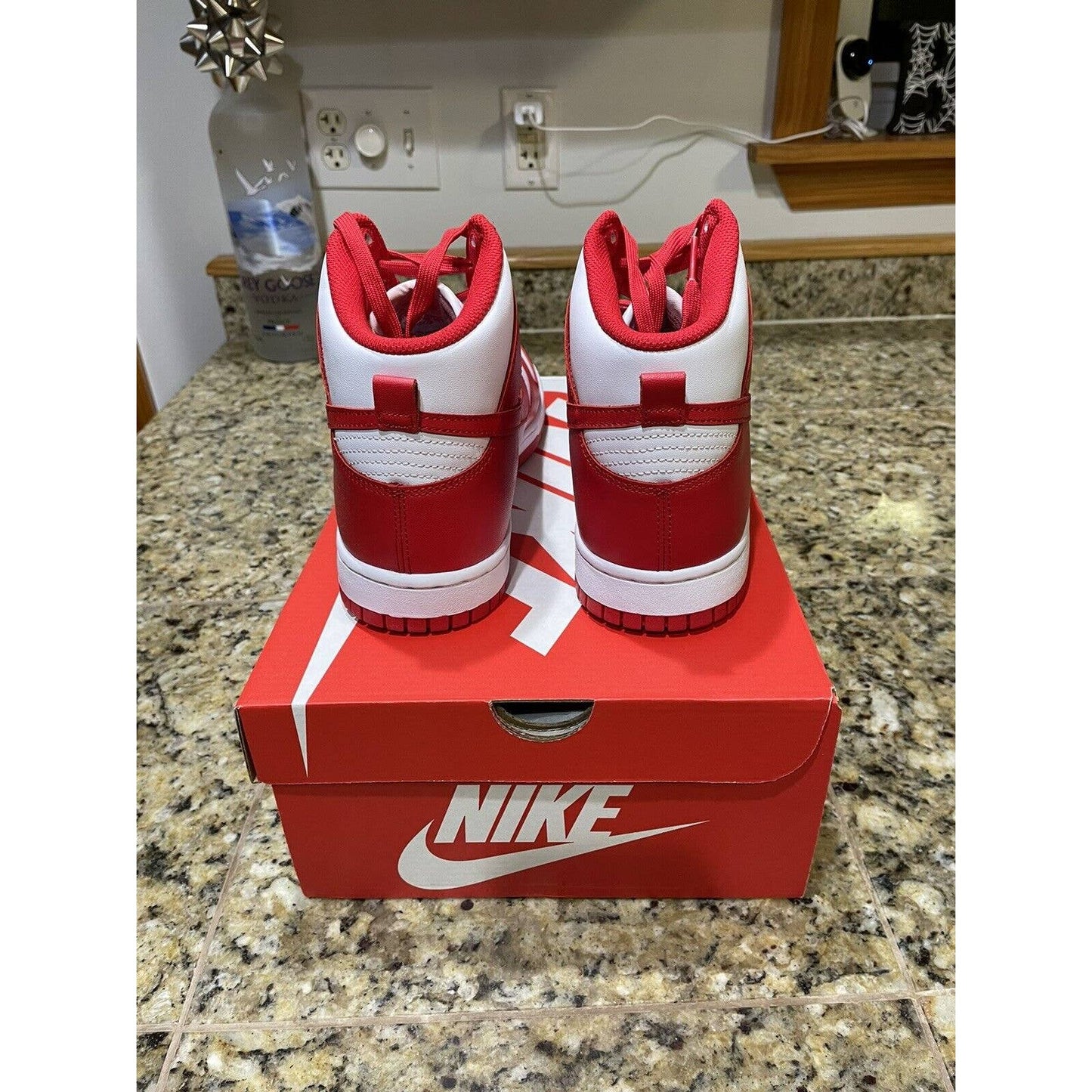 DS Nike Dunk High Retro Championship Red Men’s Size 10.5 *SHIPS FAST*
