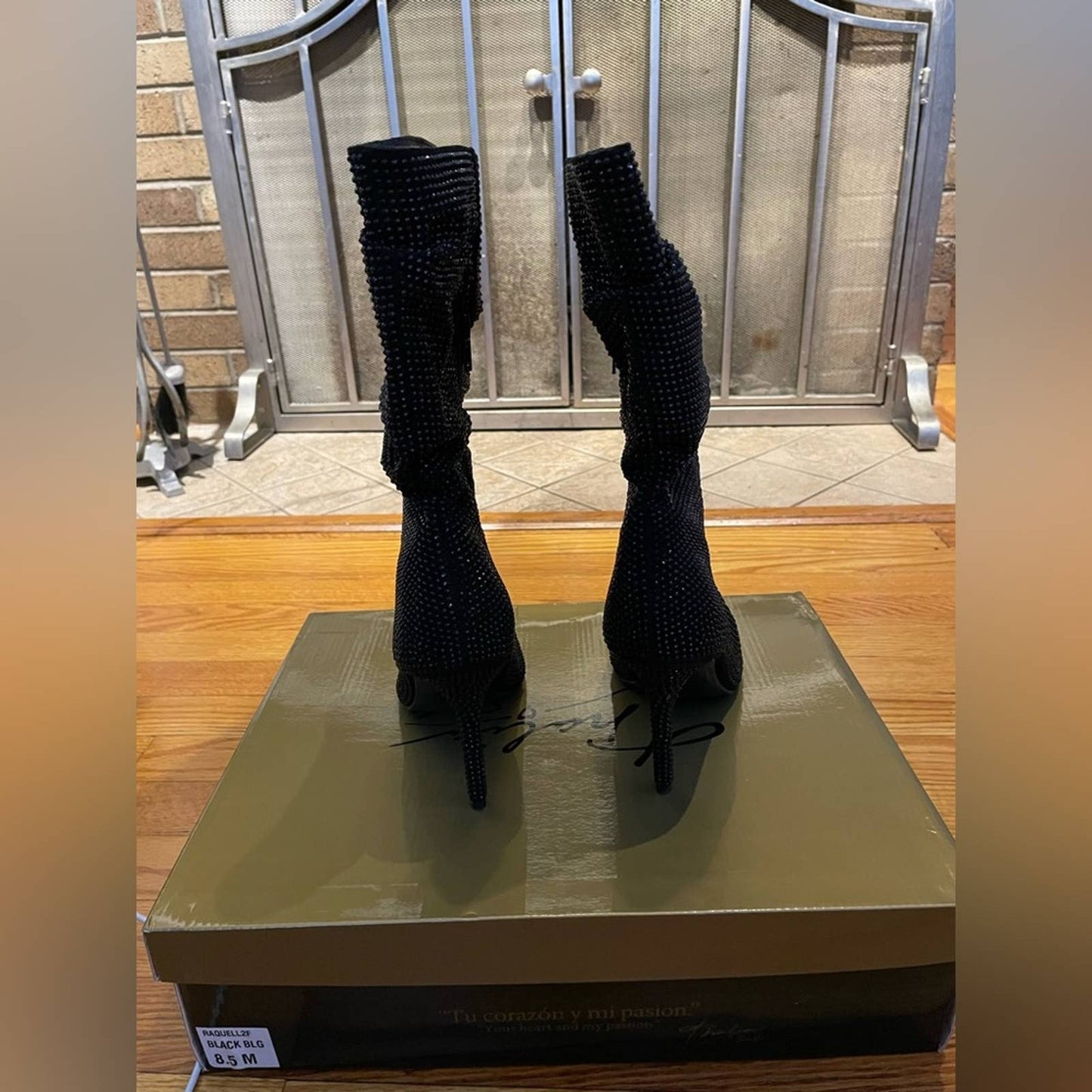 Size 8.5 Thalia Sodi High Heel Boot