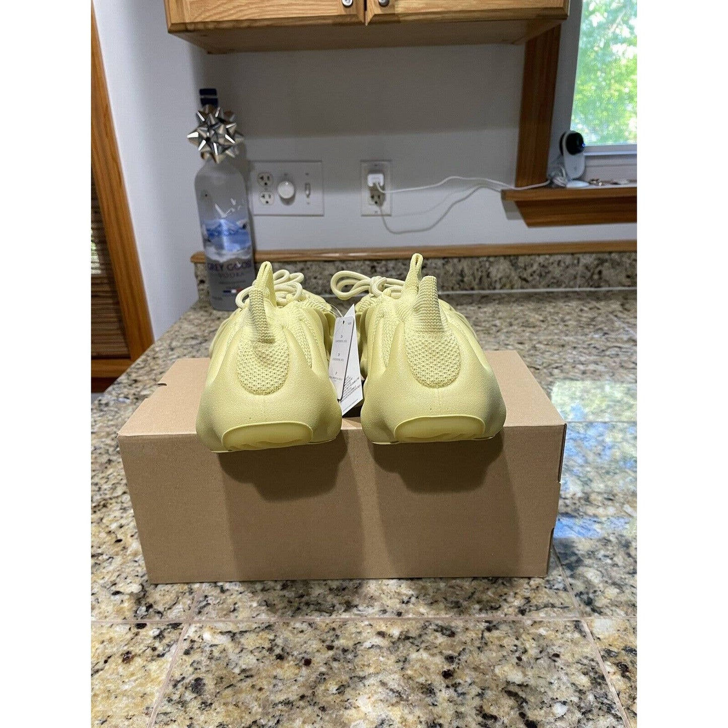 DS Adidas Yeezy 450 Sulfur Men’s Size 11 *SHIPS FAST*