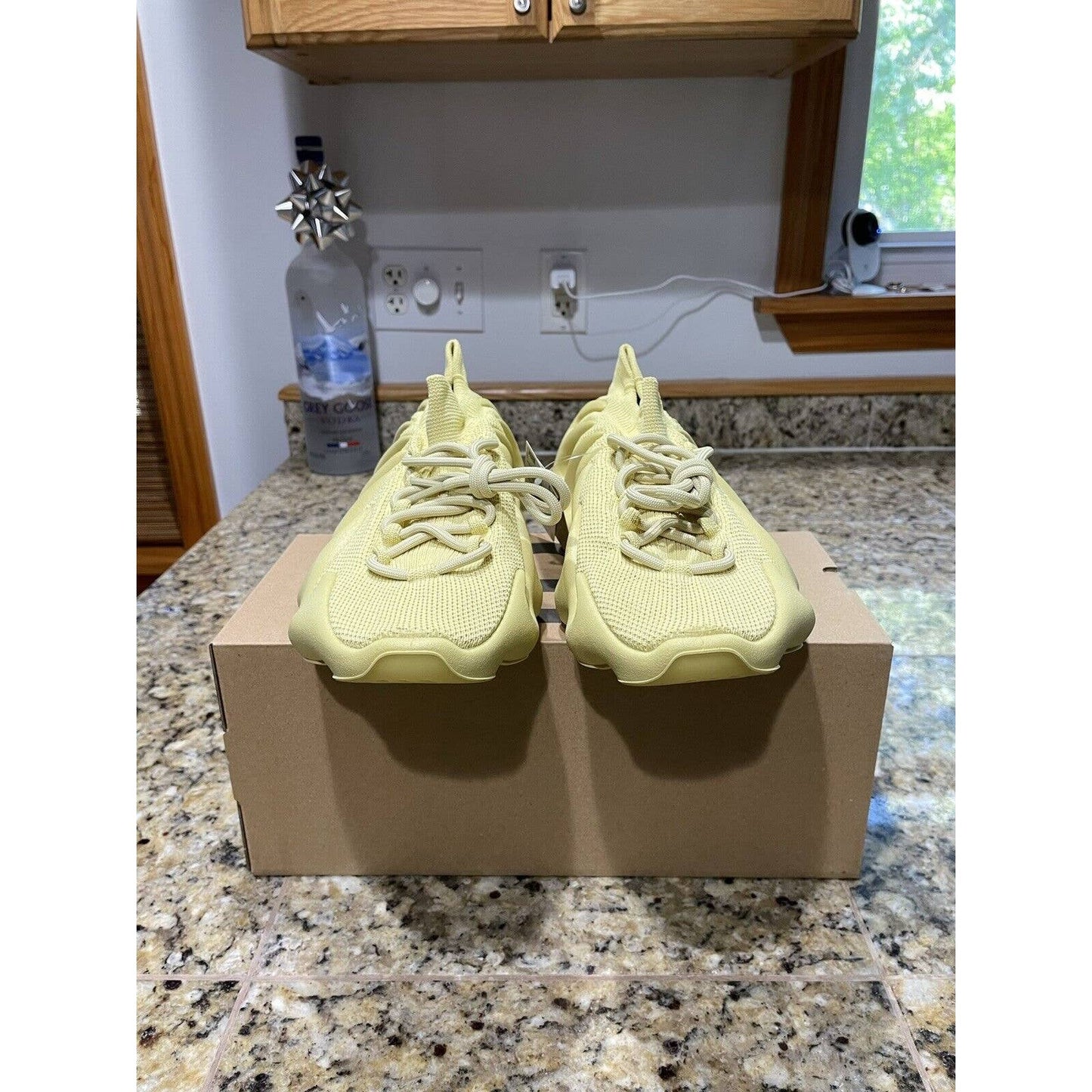 DS Adidas Yeezy 450 Sulfur Men’s Size 11 *SHIPS FAST*