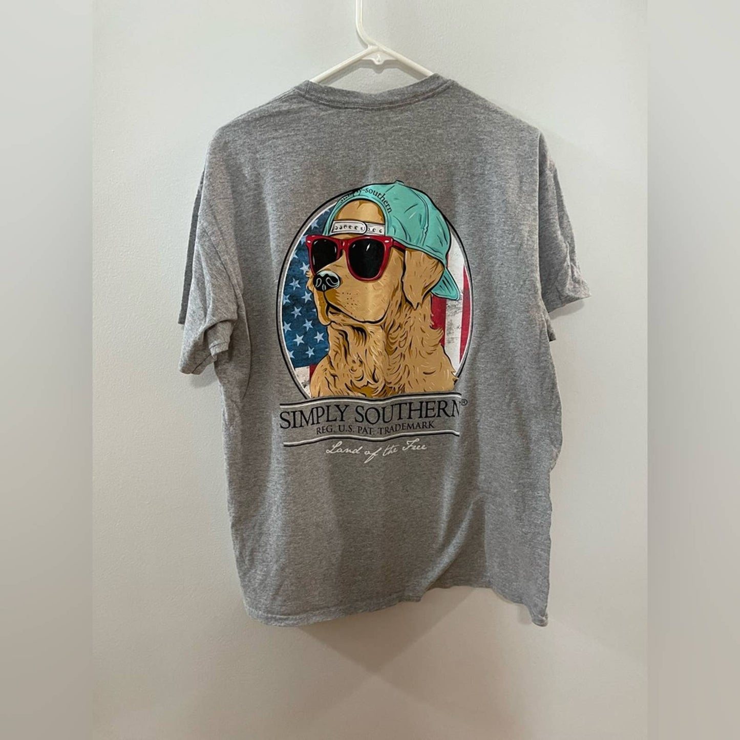 LG Gray Simply Southern Land of the Free Golden Retriever T-Shirt