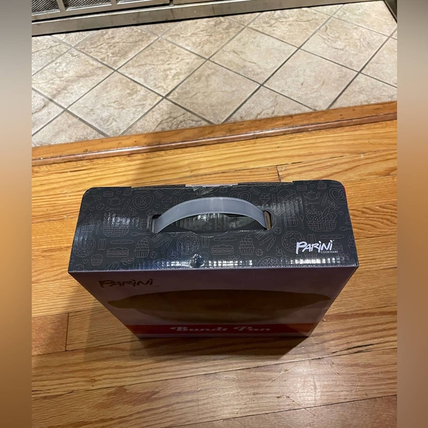 Parini Stoneware Bundt Pan