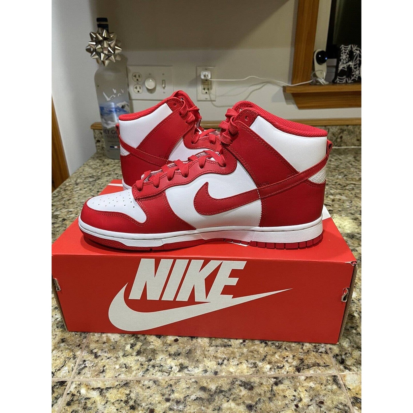 DS Nike Dunk High Retro Championship Red Men’s Size 10.5 *SHIPS FAST*