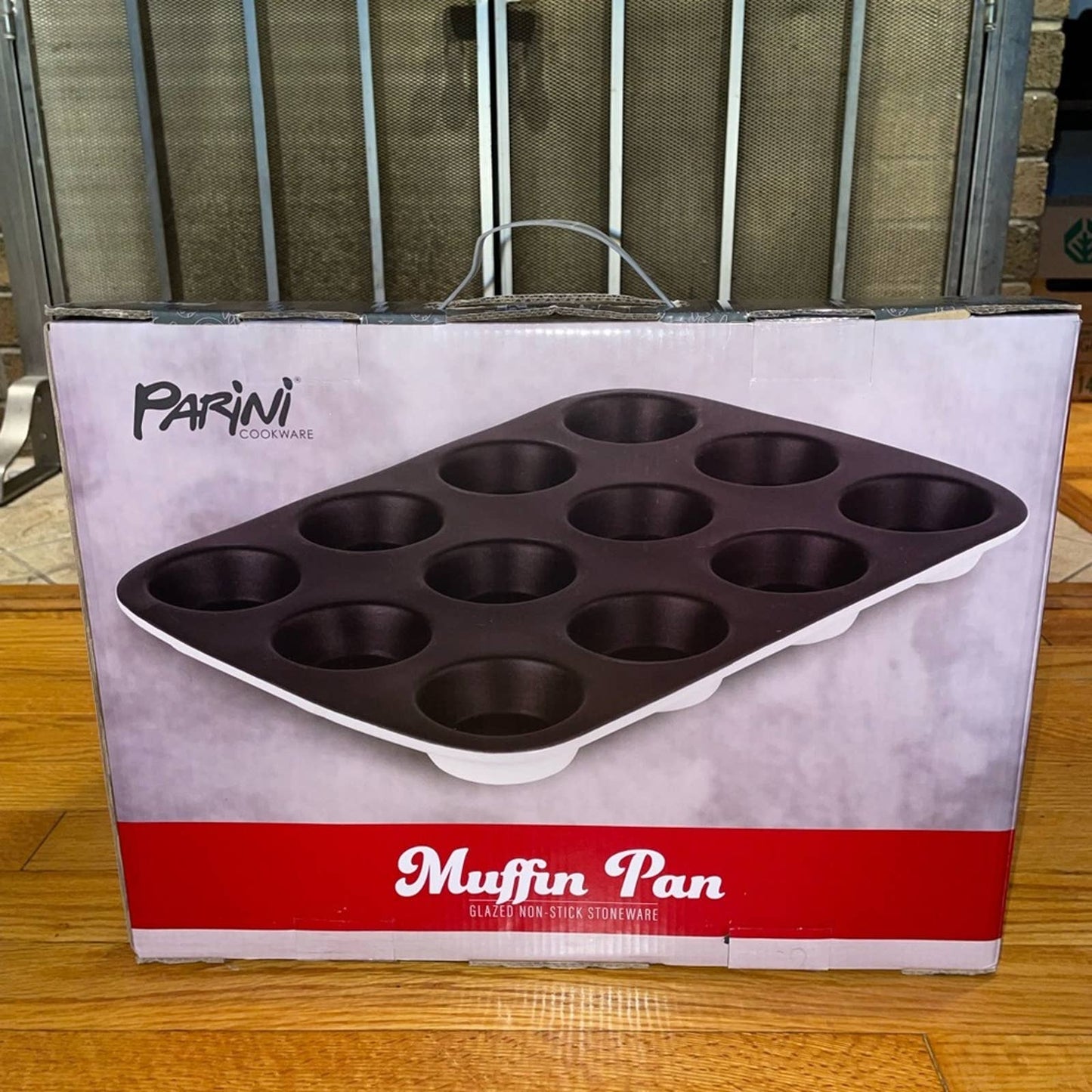 Parini Stoneware Muffin Pan