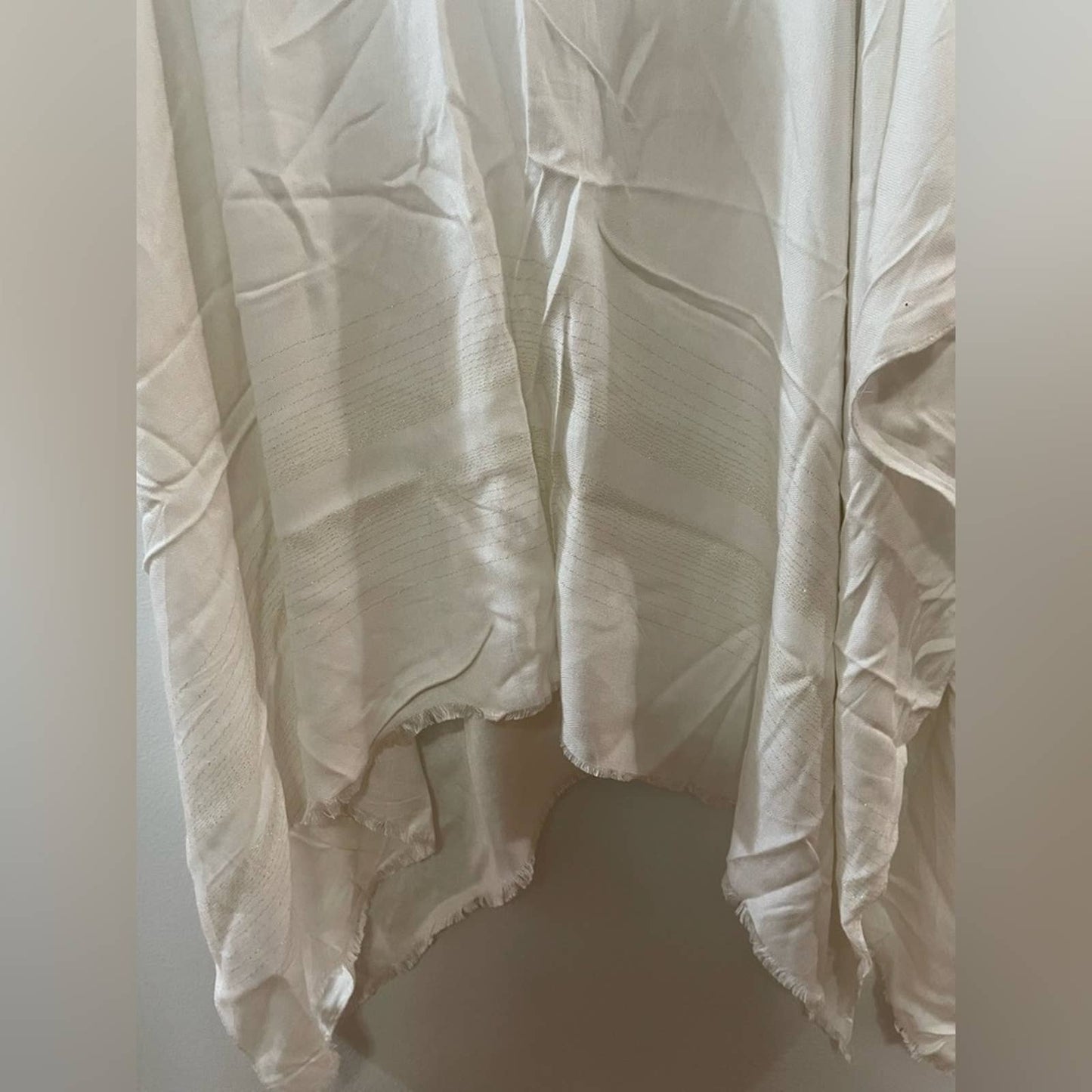 NWT Calvin Klein White/Gold Shawl