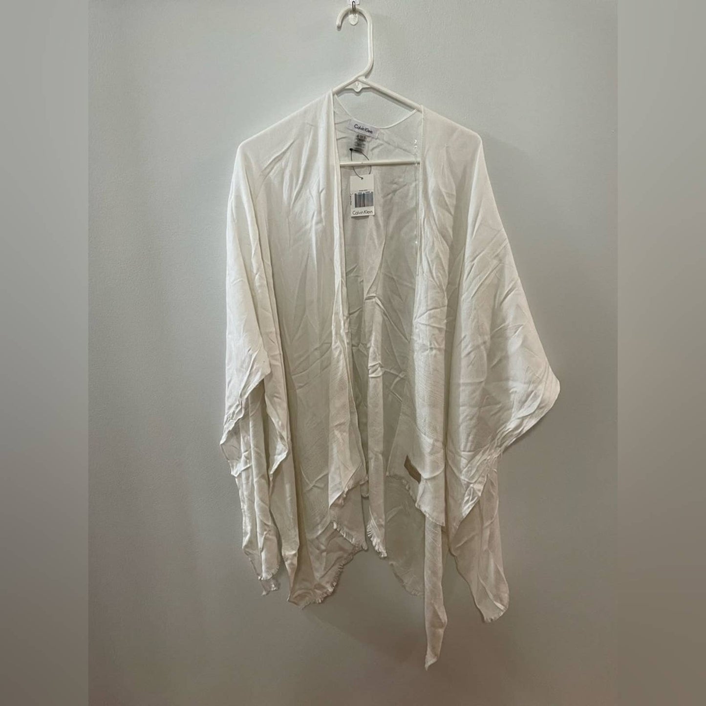 NWT Calvin Klein White/Gold Shawl